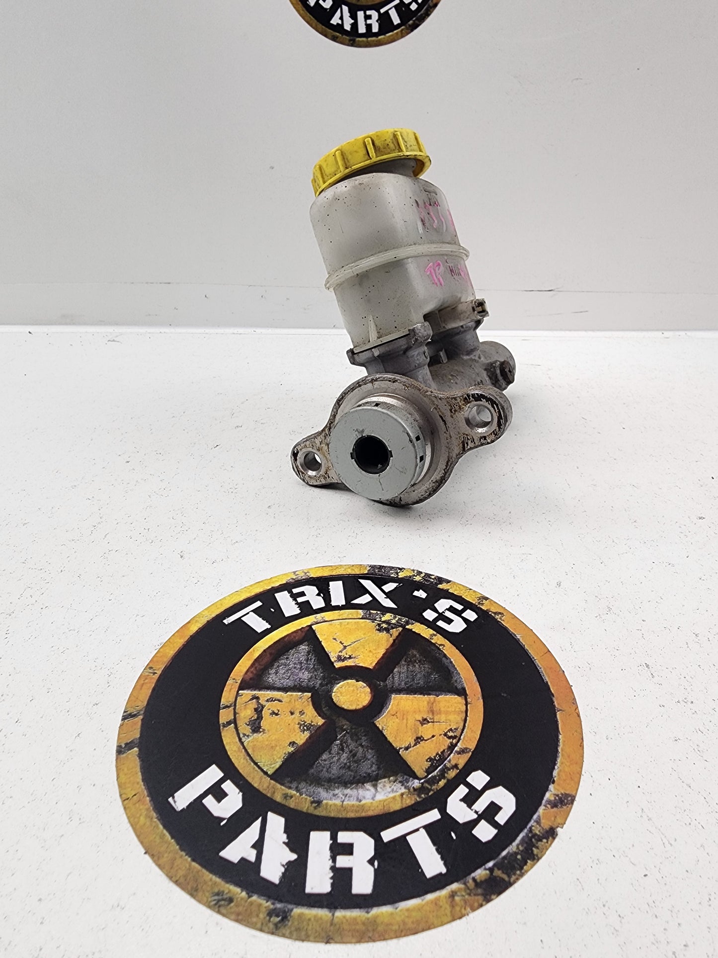 Standard Brake Master Cylinder, for ABS