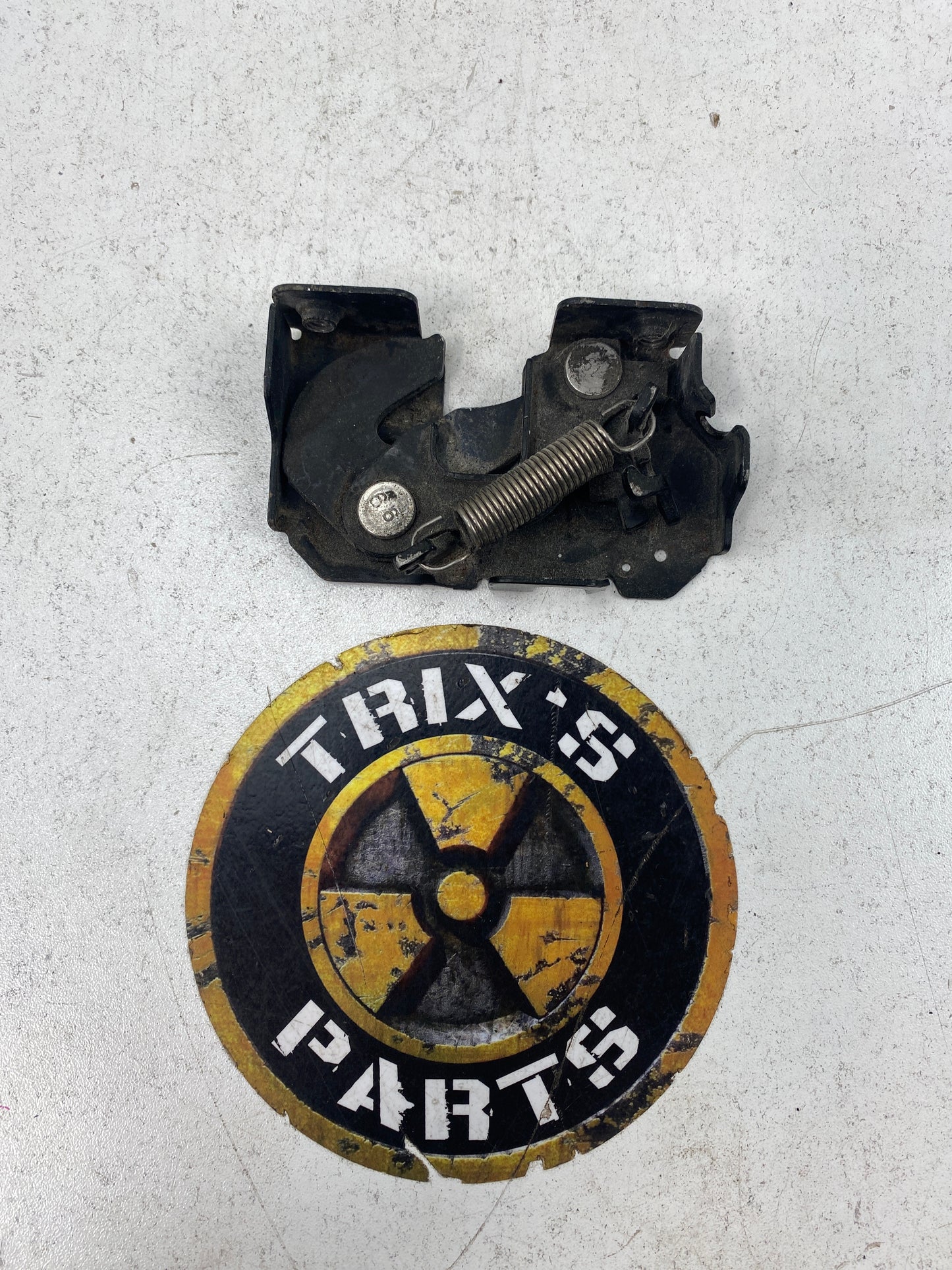 370z bonnet latch