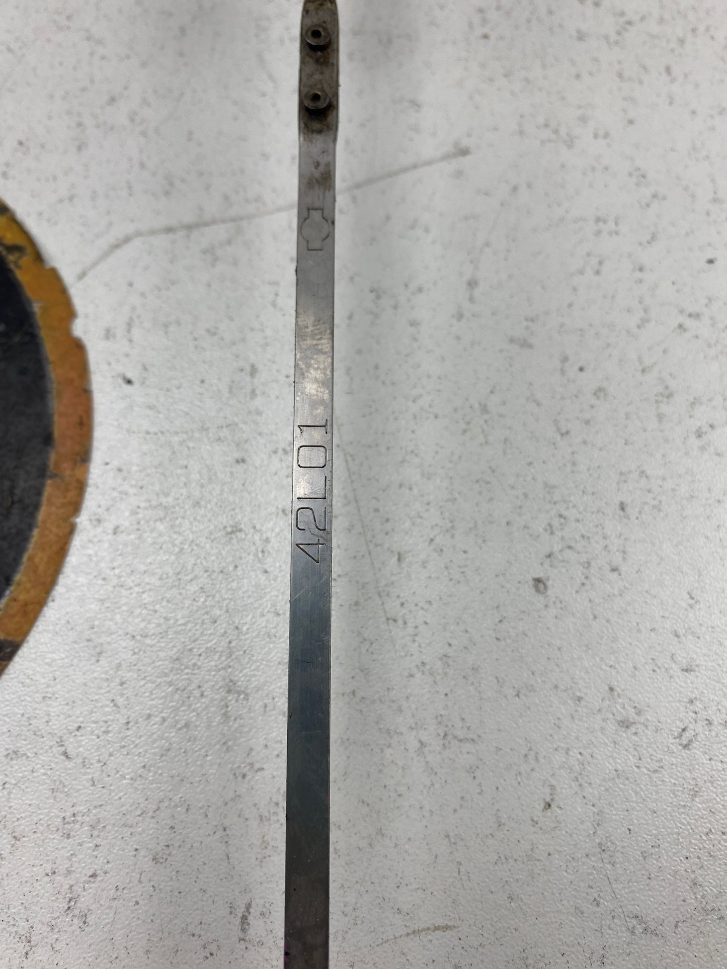 42L01 dip stick RB20