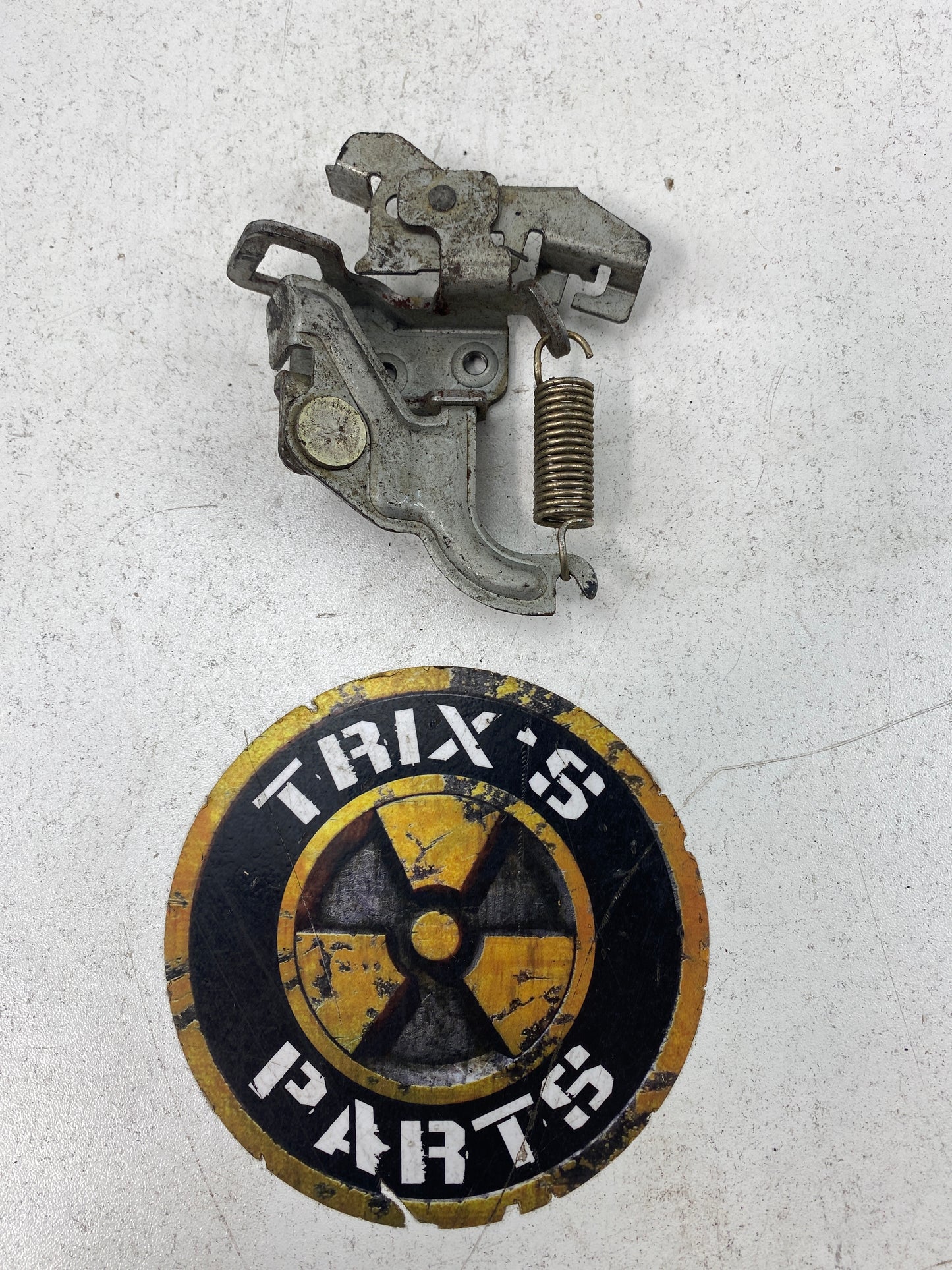 R33 boot latch (Beaver/Body side)