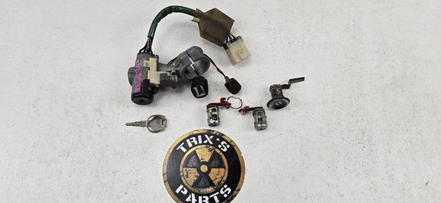 R32 Lock and Key Set Complete