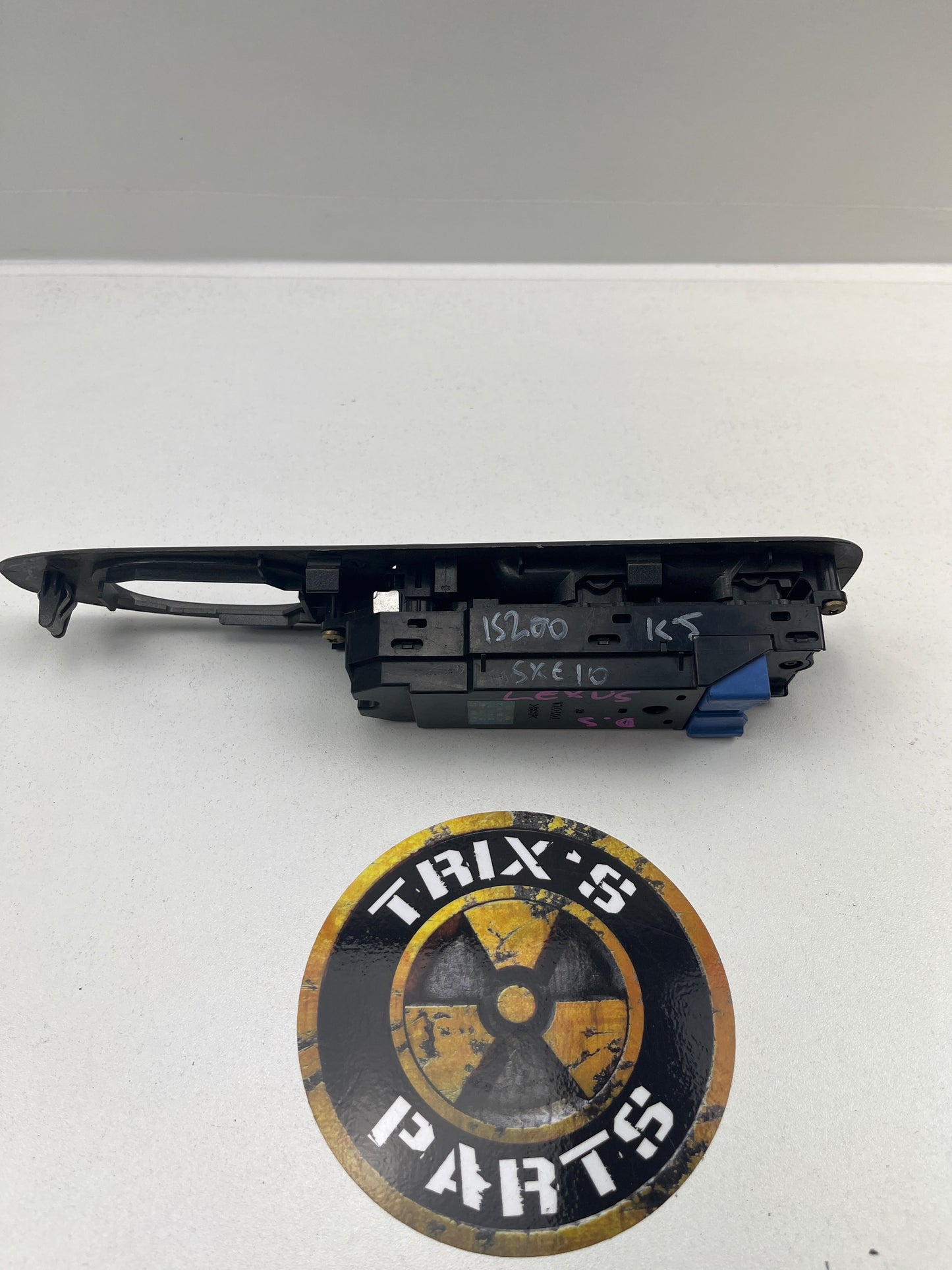 Lexus IS200 Altezza SXE10 Window Switches And Trim, Missing Mirror Switch, Driver Side, Grade B