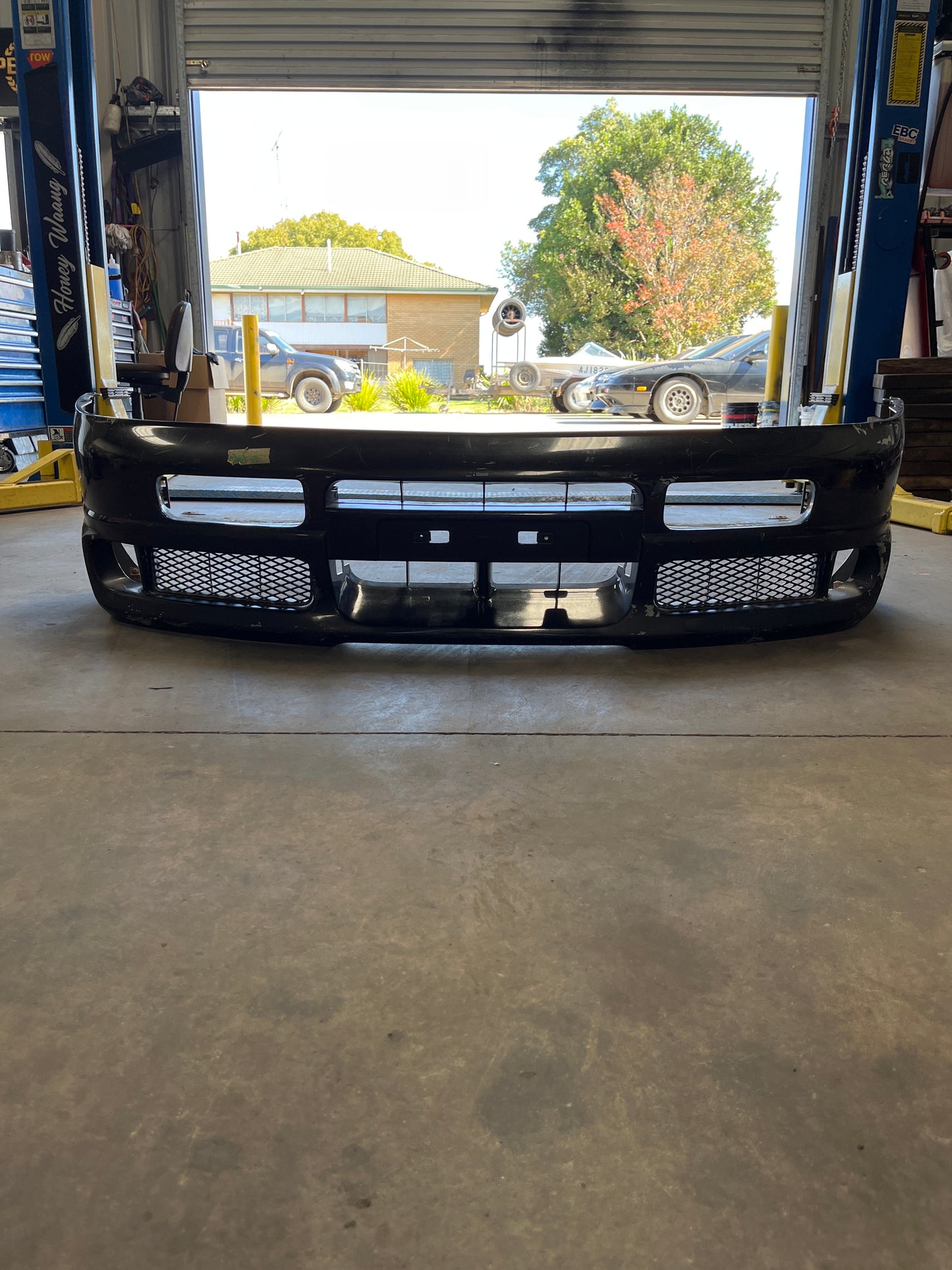 Standard R33 S1 OEM, Genuine Stock Front Bar With Mesh