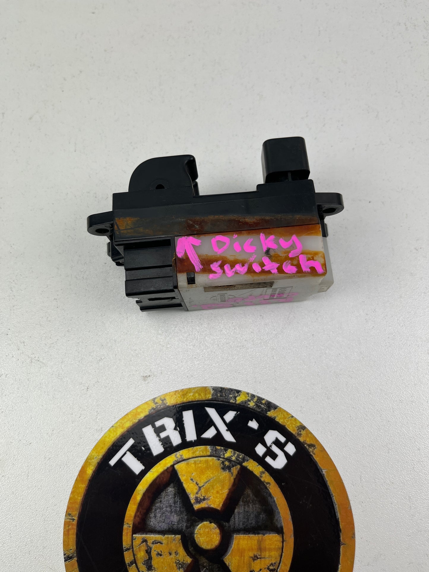 R33 S2 Skyline Door and Window Lock, Windows Switches, Driver Side, Grade C