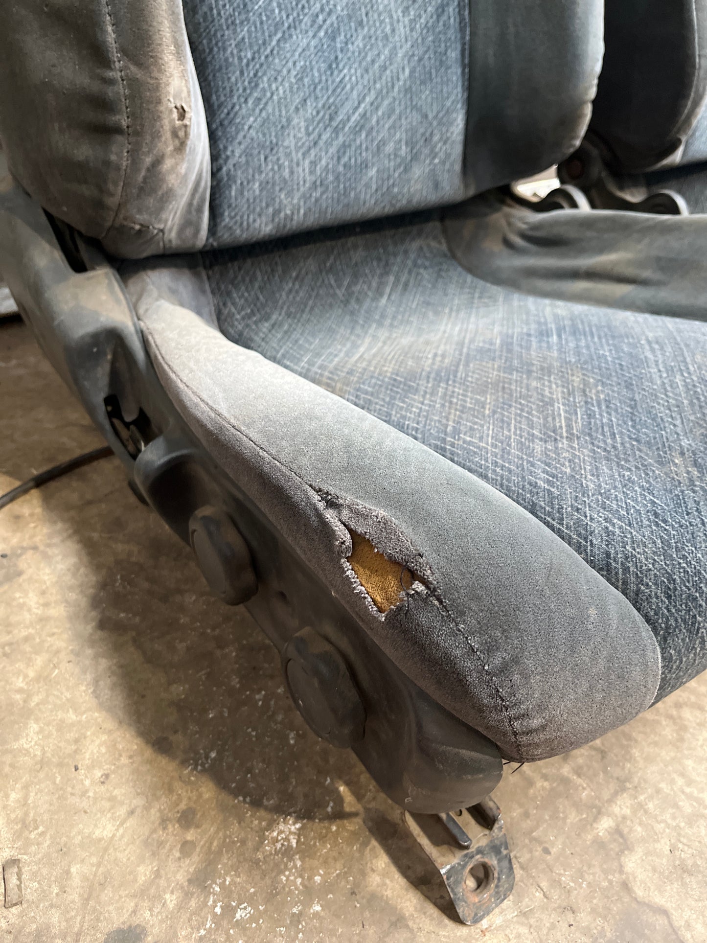 Standard Front Seats With Rails Pair - R32 Skyline