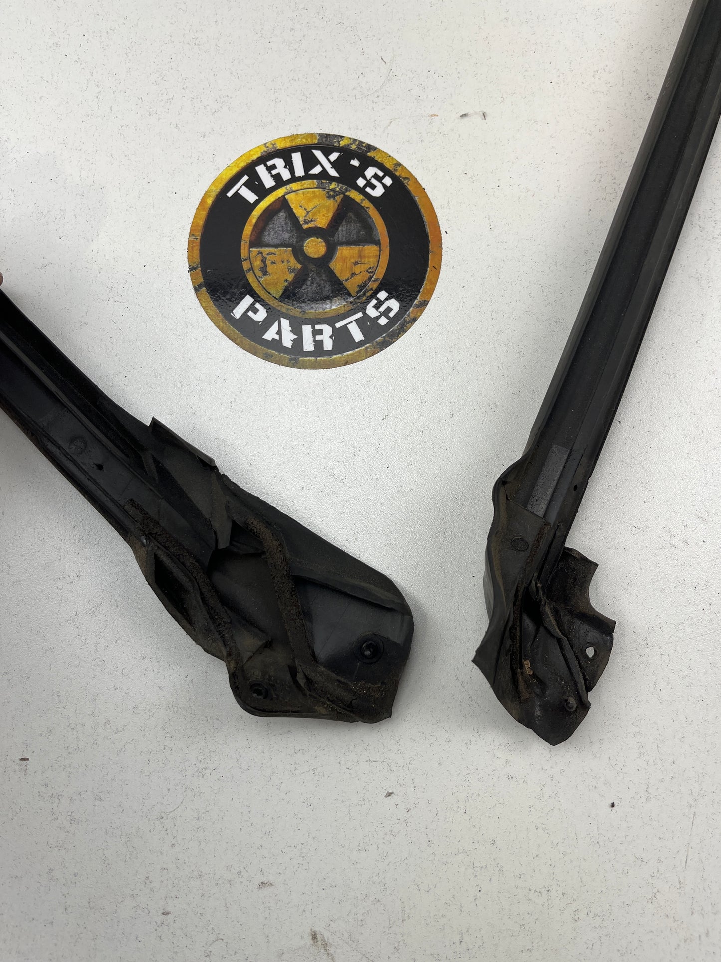 Used Driver Side Door Rubber For R33 Skyline