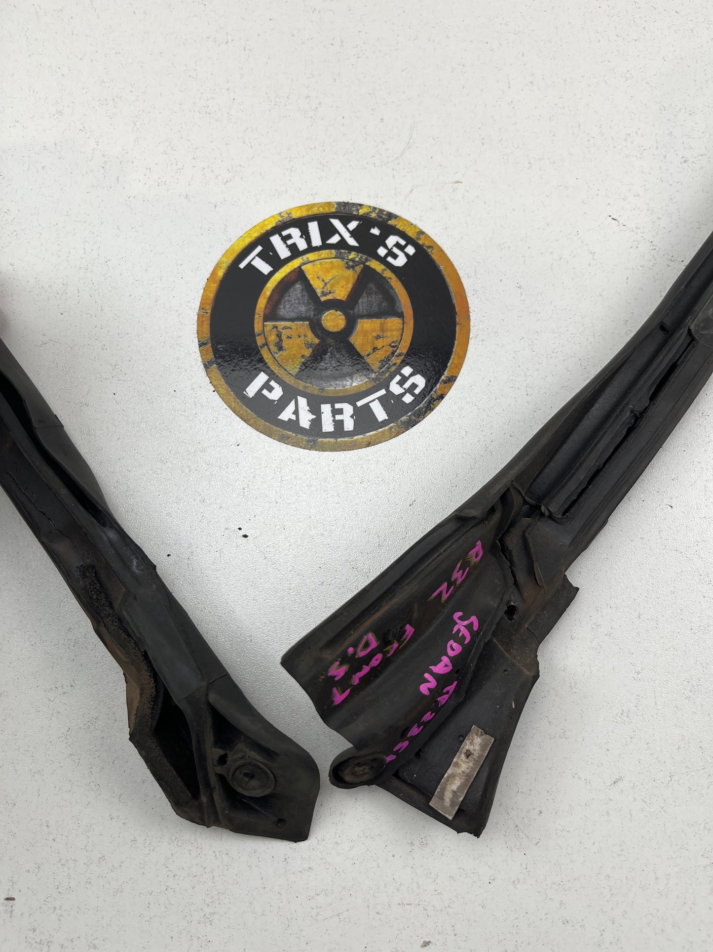 Used Rubber Front Driver Side Door Seal (Split) For R32 Skyline Sedan