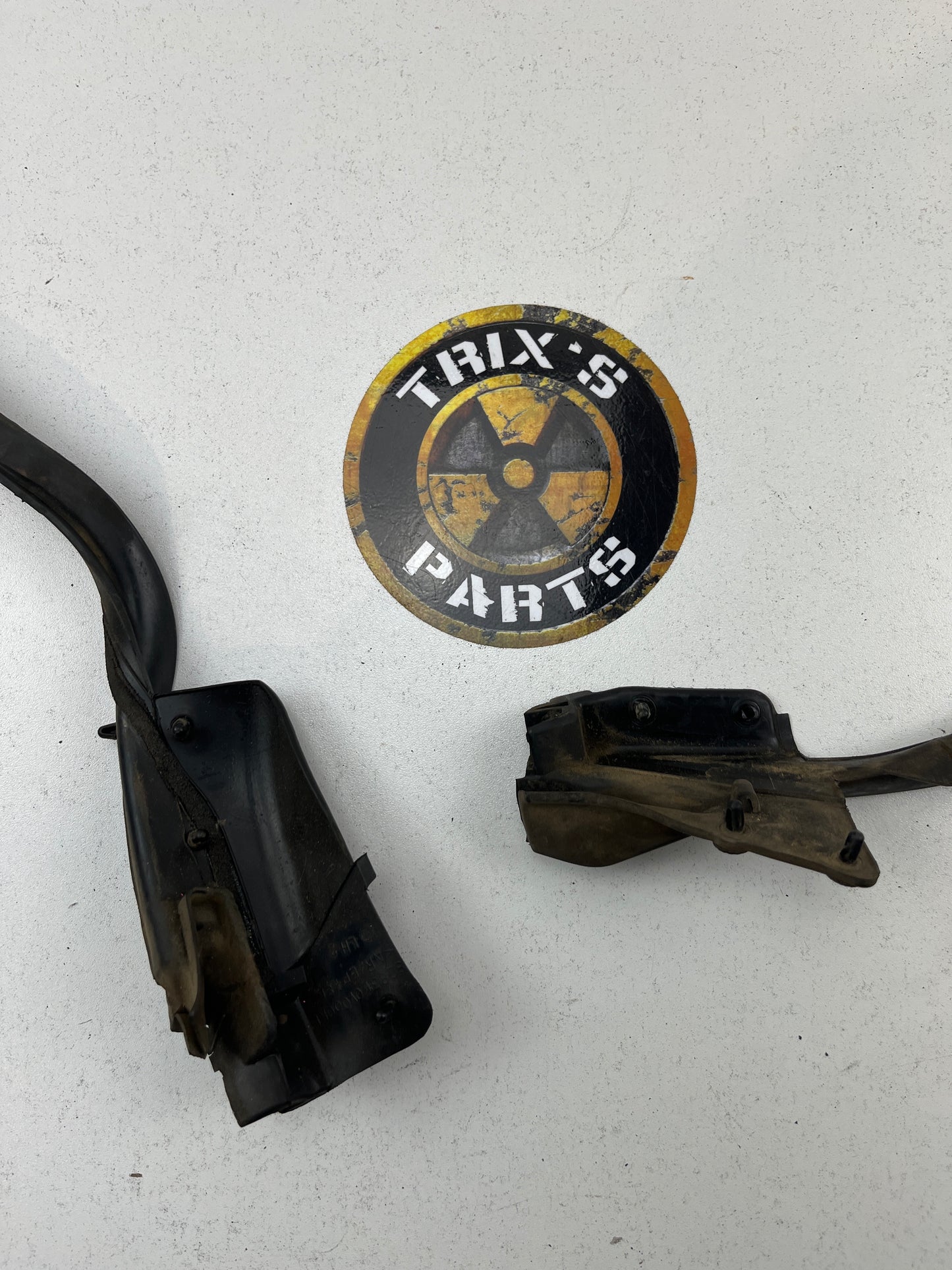 Used Rear Passenger Side Door Shell Rubber and Clips For C34 Stagea