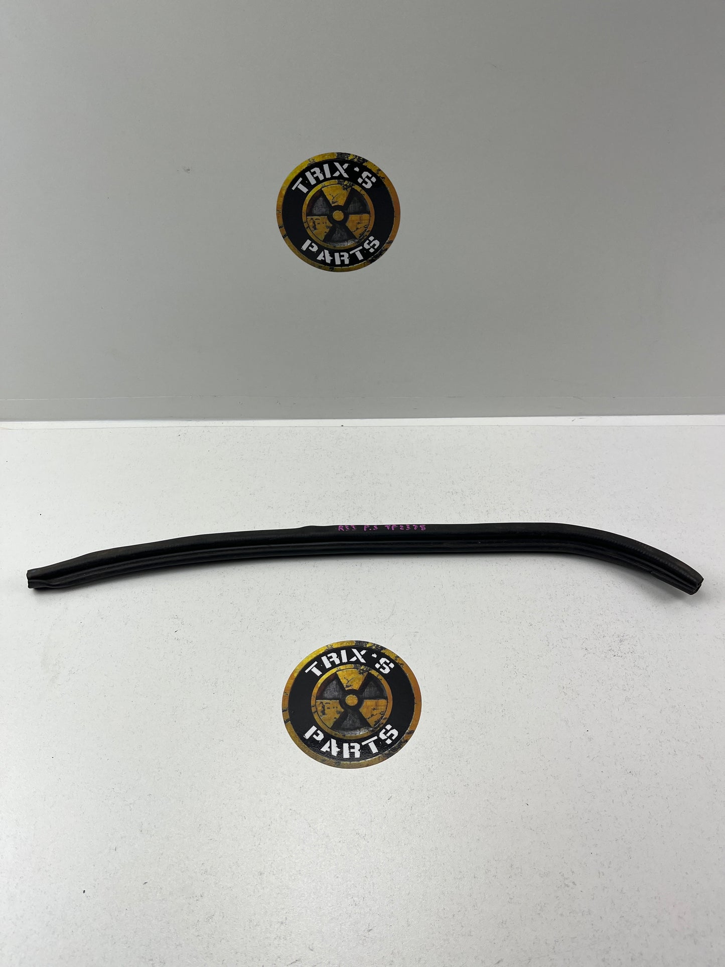 Used Rubber and Pinch Mould Passenger Side Door Seal - Blue Dot For R33 Coupe