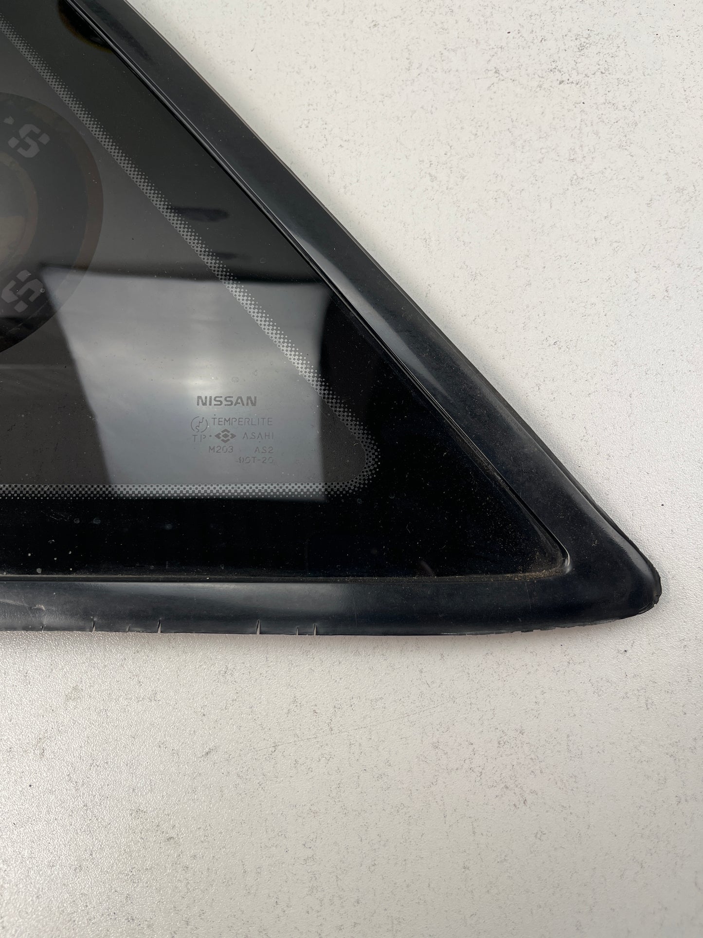 Rear Quarter Glass With Rubber Pair, R32 Skyline