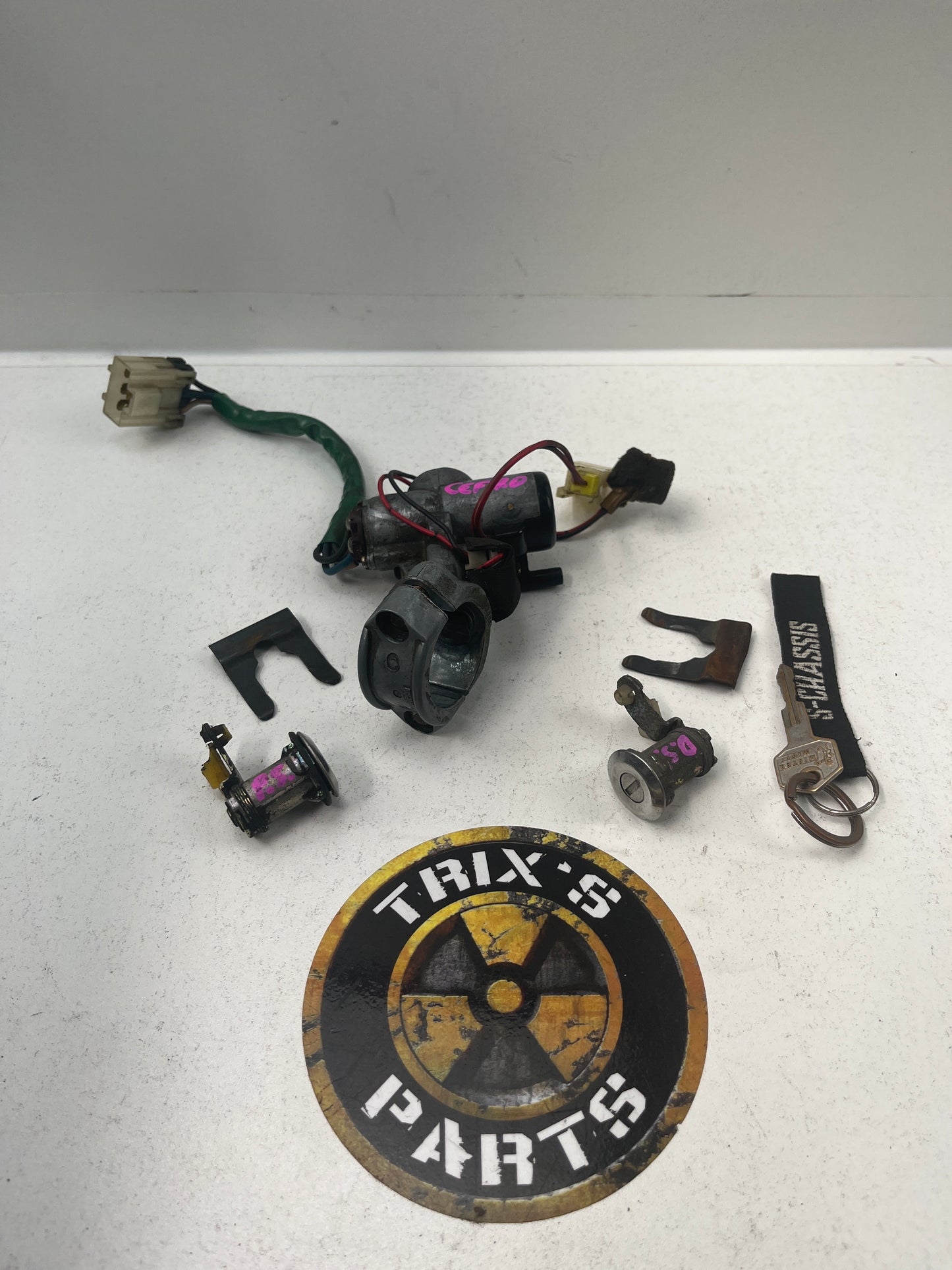 Lock and Key Set - Missing Boot - Keyed Alike Nissan Cefiro