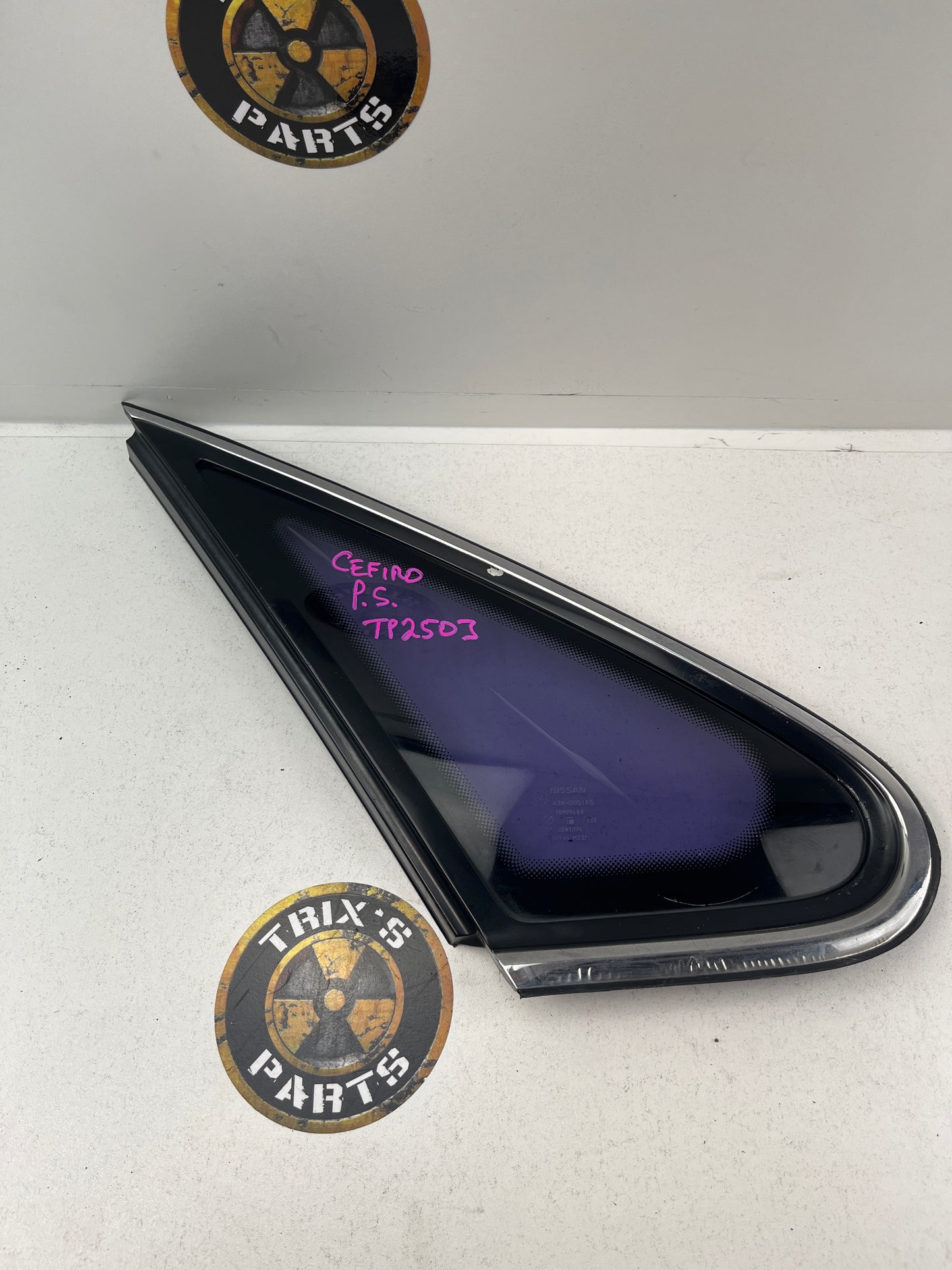 Rear Quarter Glass With Rubber Pair, A31 Cefiro