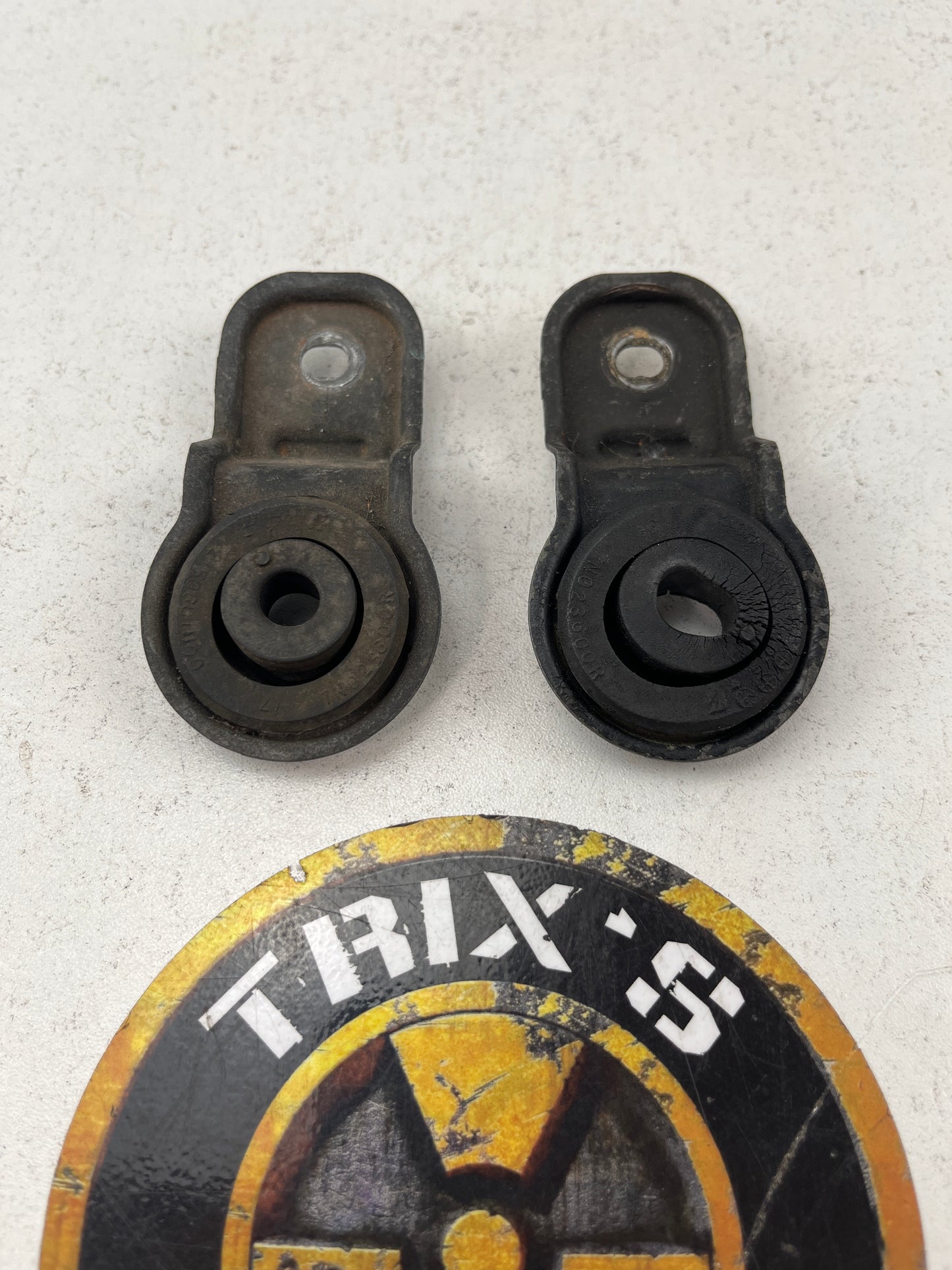 Standard Radiator Pair of Top Mounts for R32/R33 Skyline