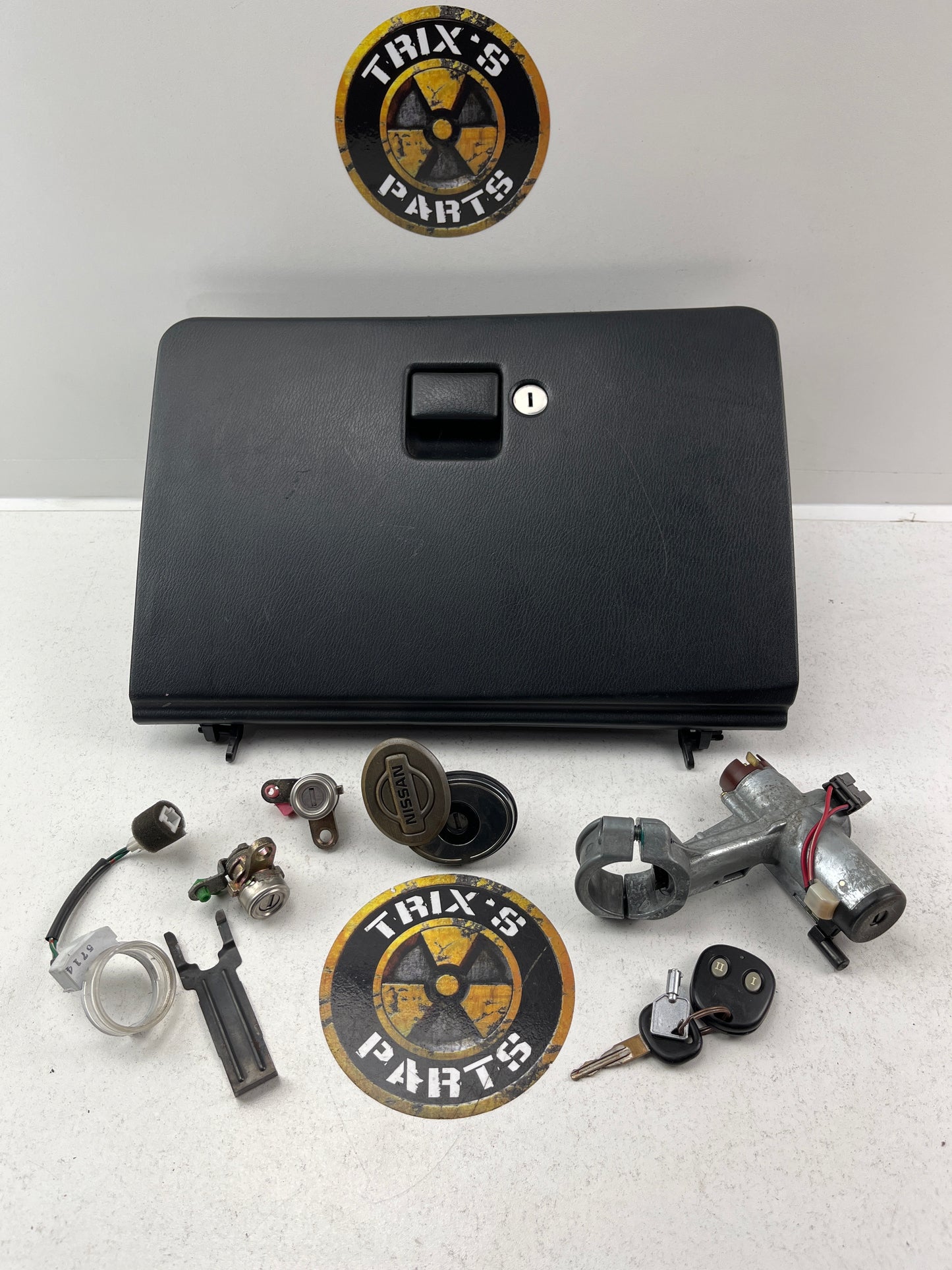 Full Lock and Key Set - Keyed Alike With Glovebox Lock R33 S2 Skyline