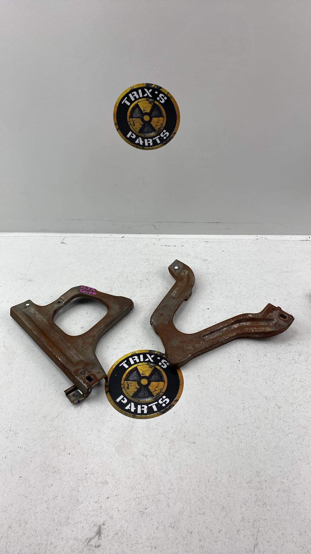 Standard R32 under dash head unit/dash support brackets