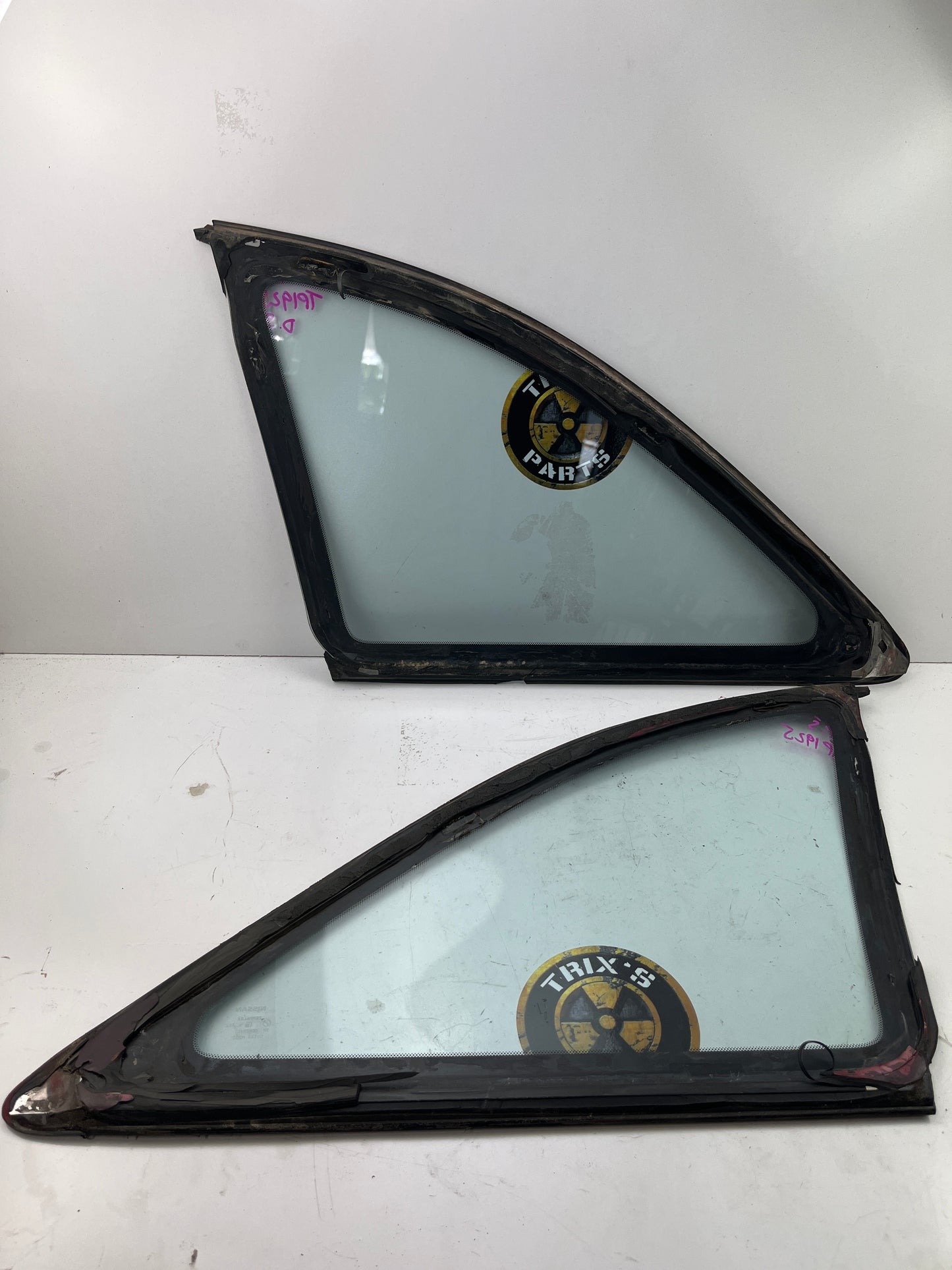 Rear Quarter Glass With Rubber Pair, R33 Skyline