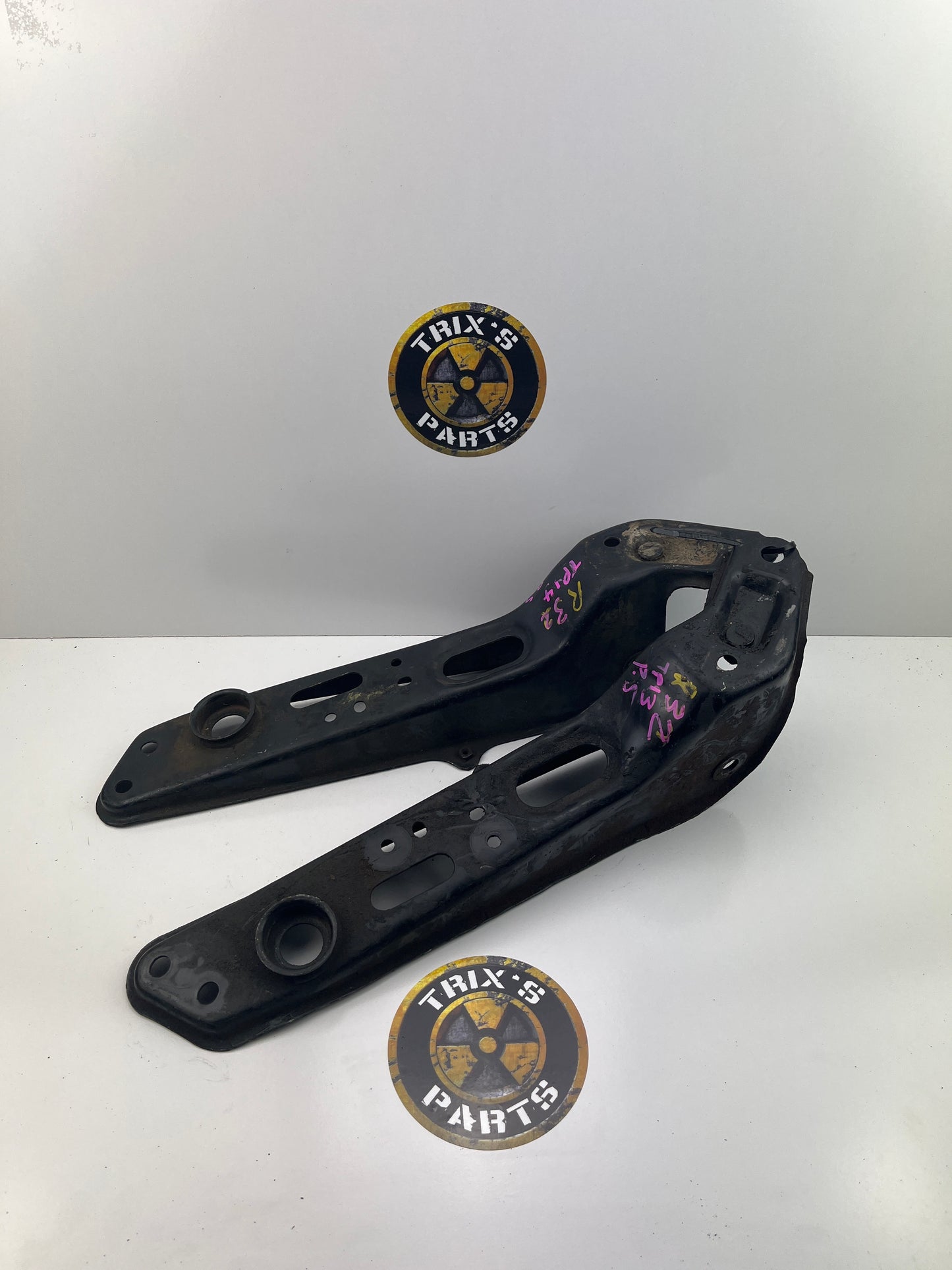 R32 Skyline Caster Arm Brackets Pair