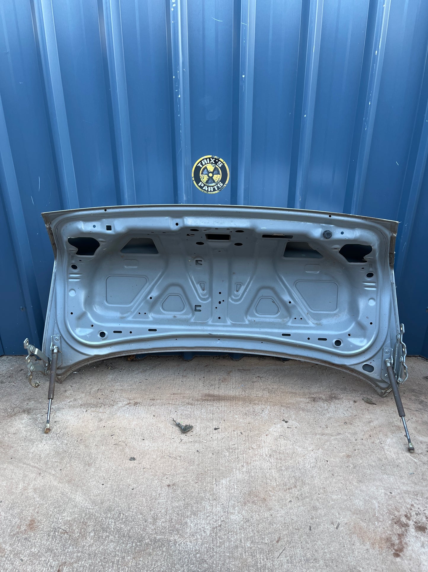 Boot (Missing Lights), V35 Sedan