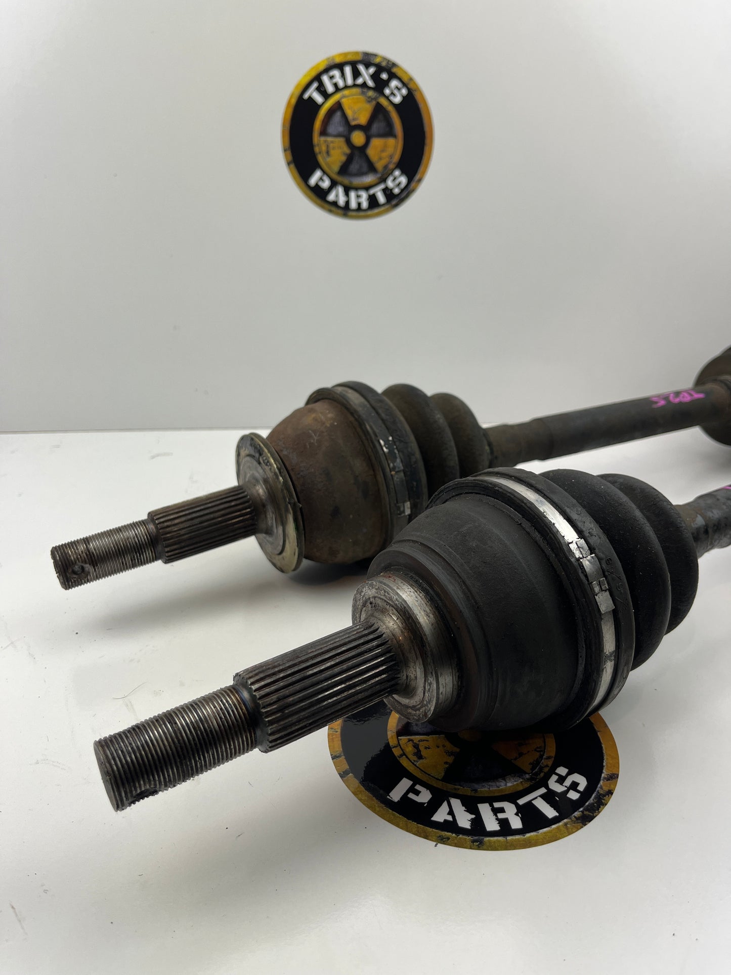 5x1 Used Nissa Rear Driveshafts Pair