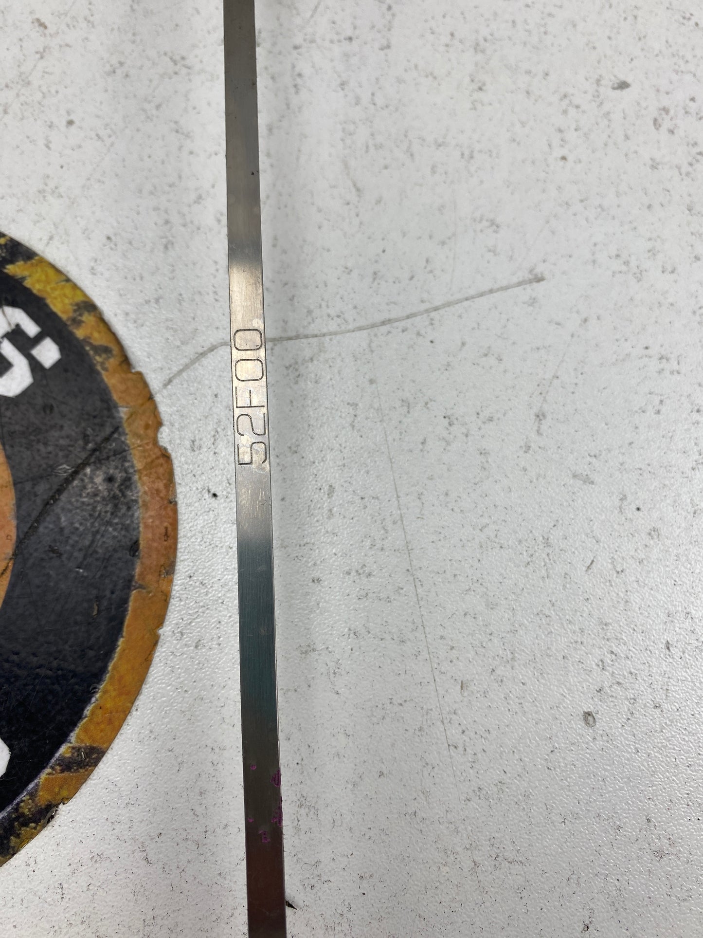 52F00 SR20 dip stick