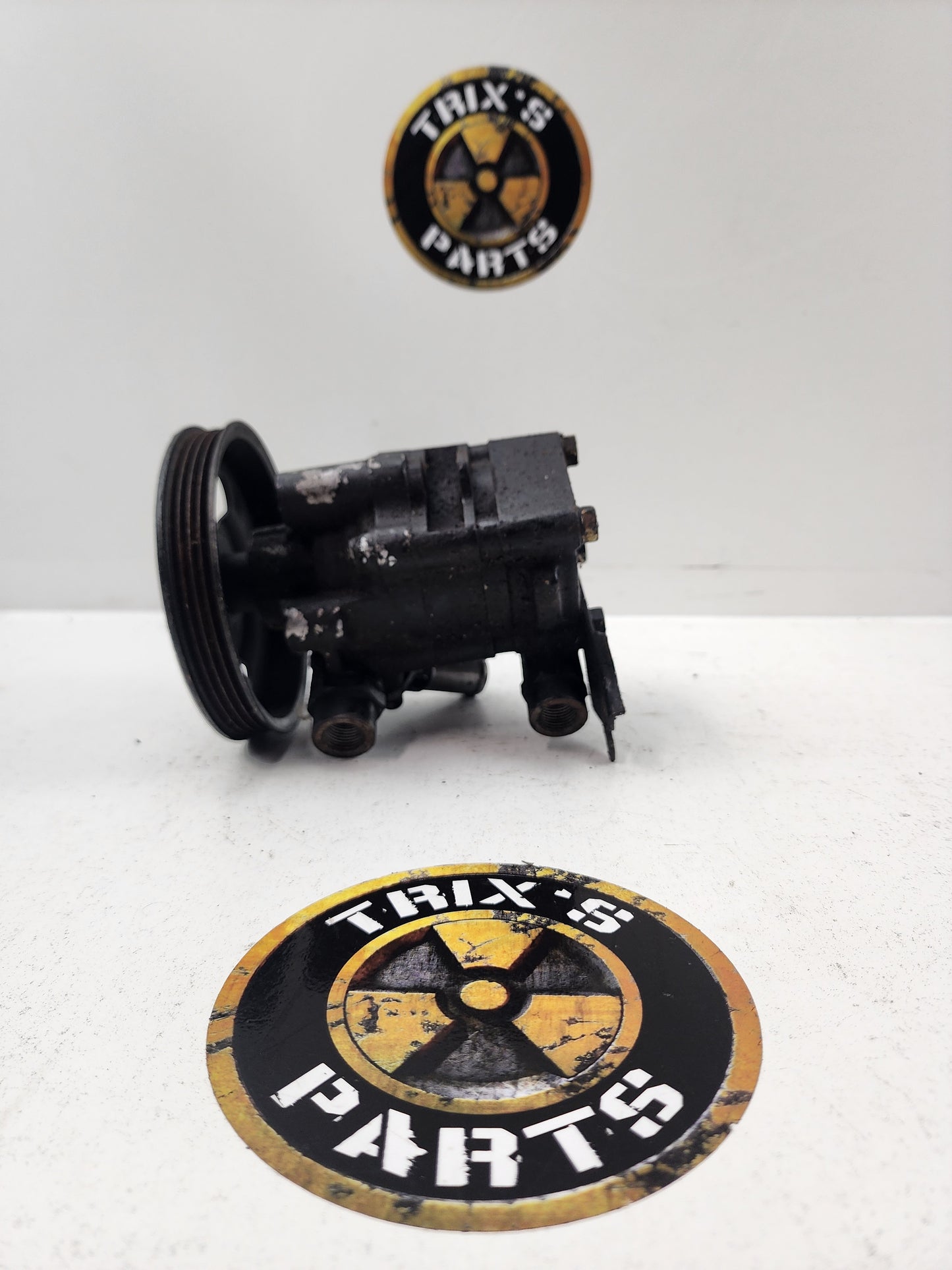 Standard Used Power Steering Pump Suit RB20 Hicas