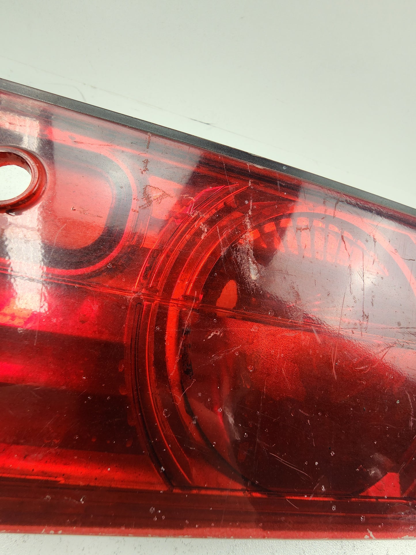 Good condition S14 S2 Red Centre Garnish