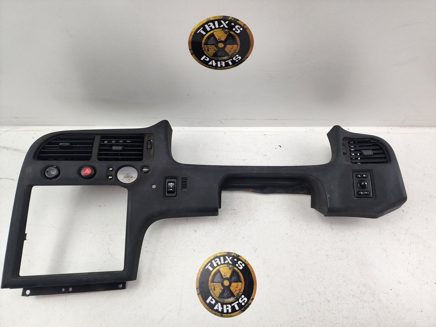 Excellent Condition S2 R33 Dash Surround