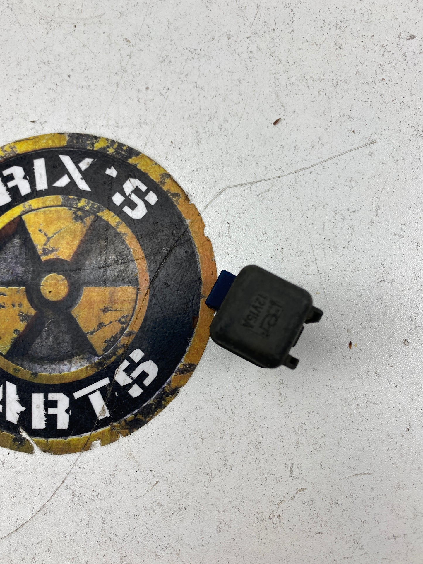 3 Pin Grey/Blue Base Nissan Relay