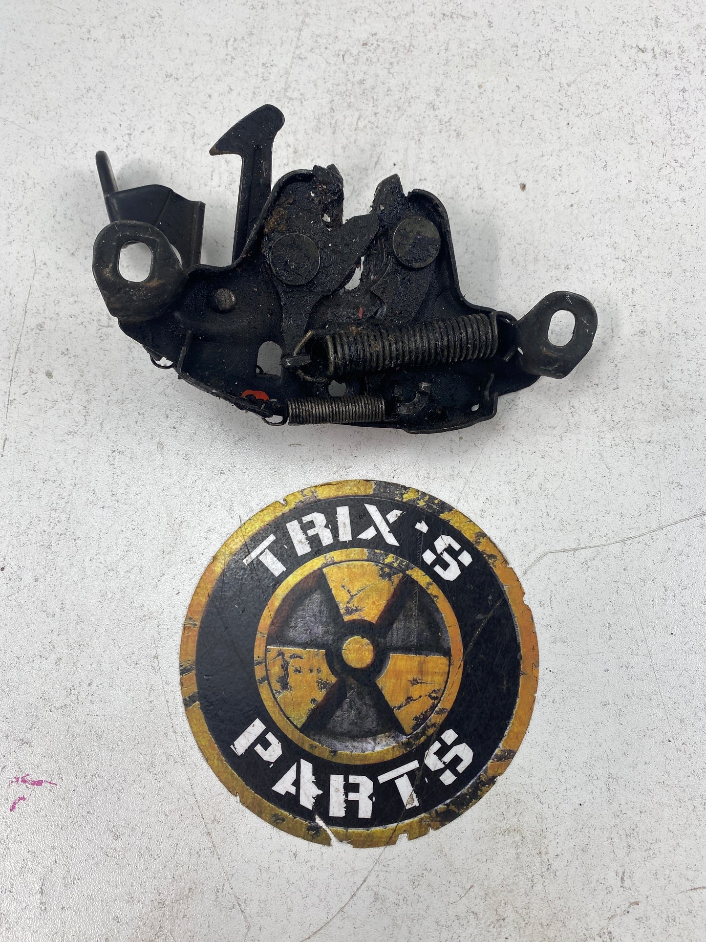 350z bonnet latch