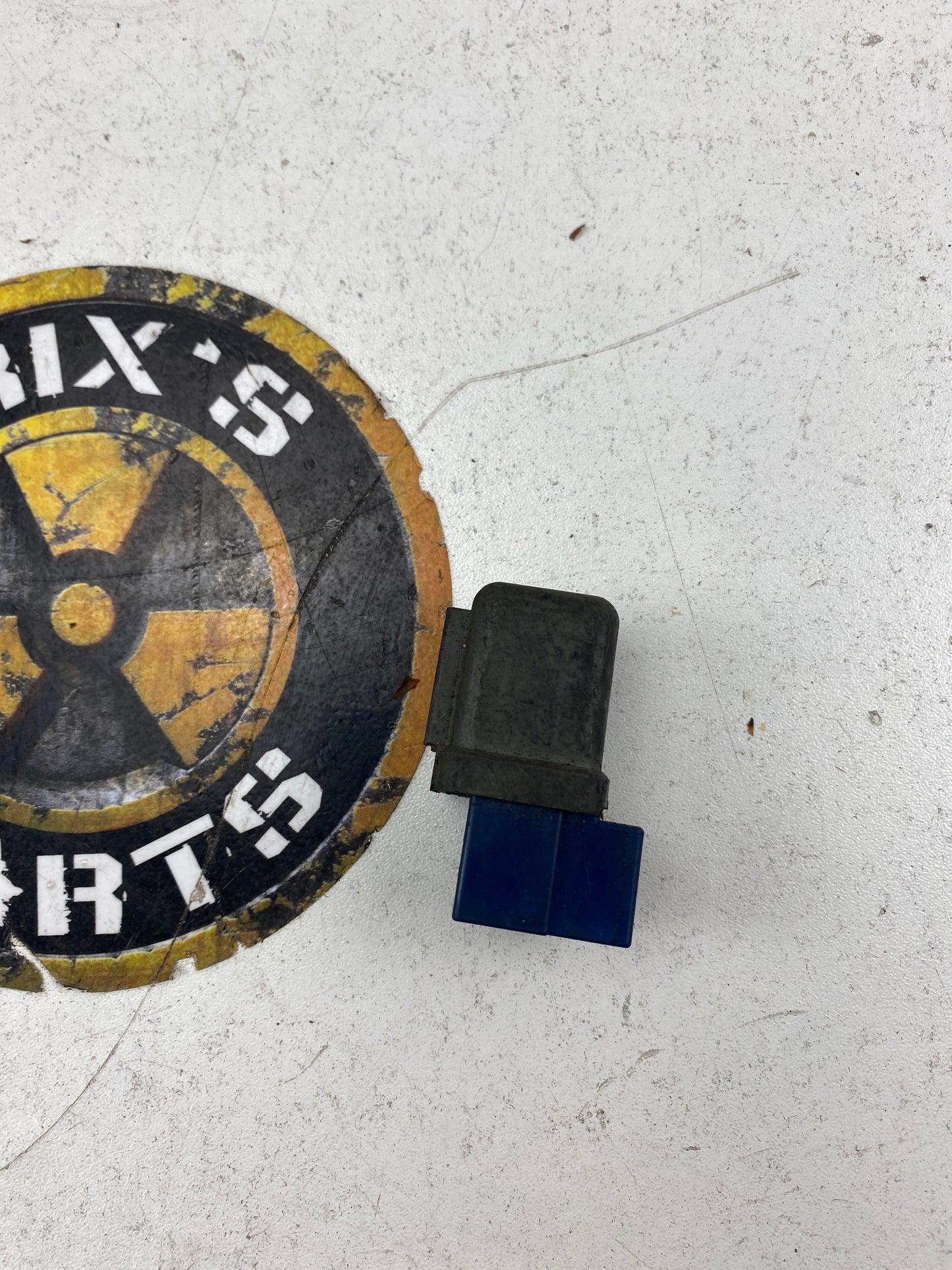 3 Pin Grey/Blue Base Nissan Relay