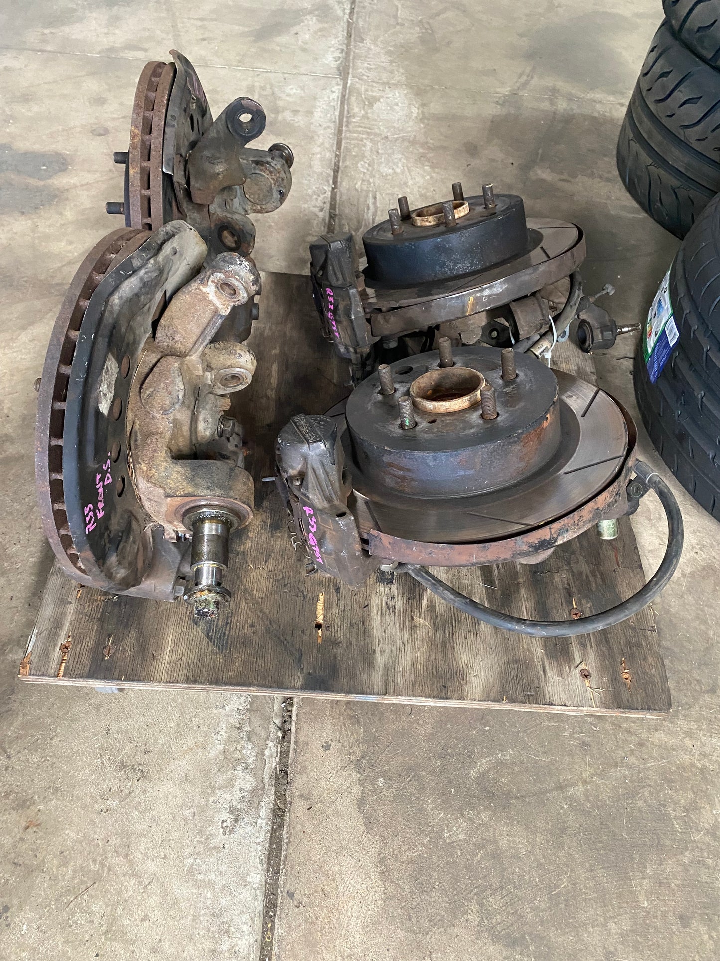 R33 5 stud conversion with DET Brakes Fronts only