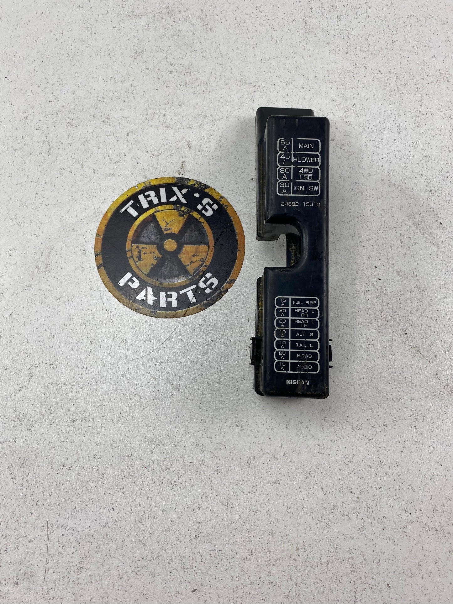 R33 Coupe Rear (Boot) Fuse Box Lid