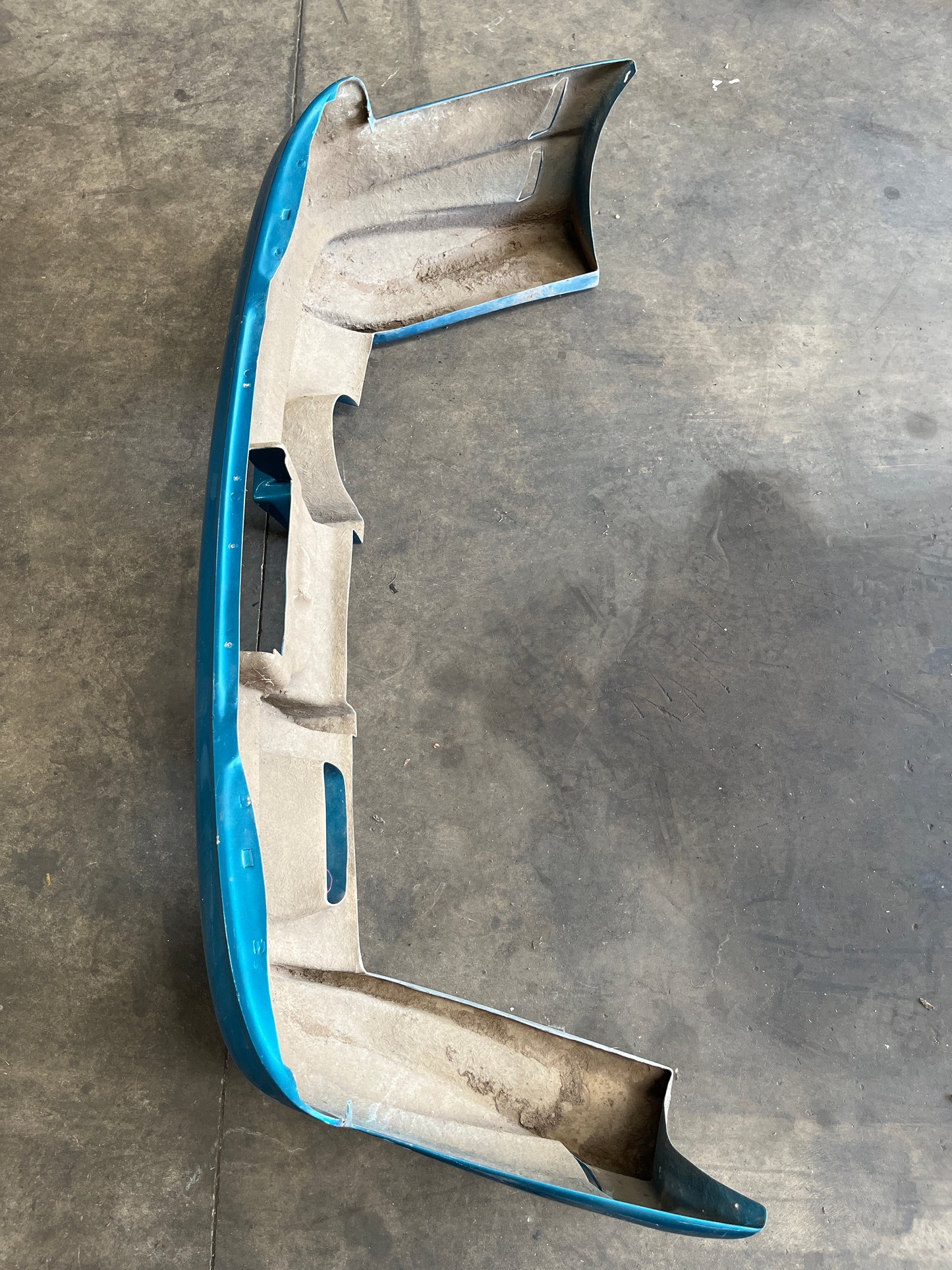 Aftermarket Nissan R33 Skyline Fibreglass Rear Bar