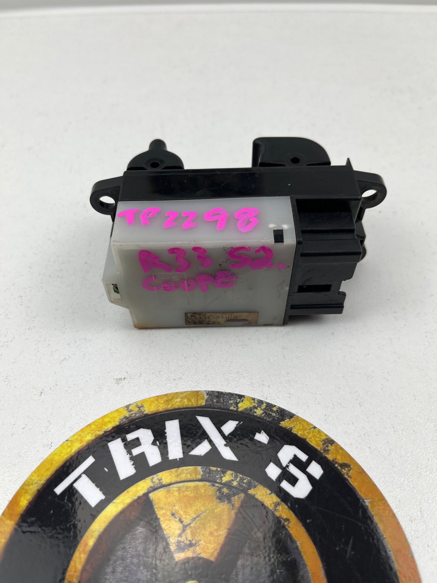 R33 S2 Skyline Door and Window Lock, Windows Switches, Driver Side, Grade C