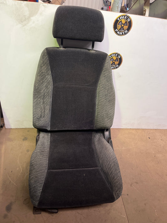 Standard Front Seat With Rail Passenger Side - R33 S1 Skyline