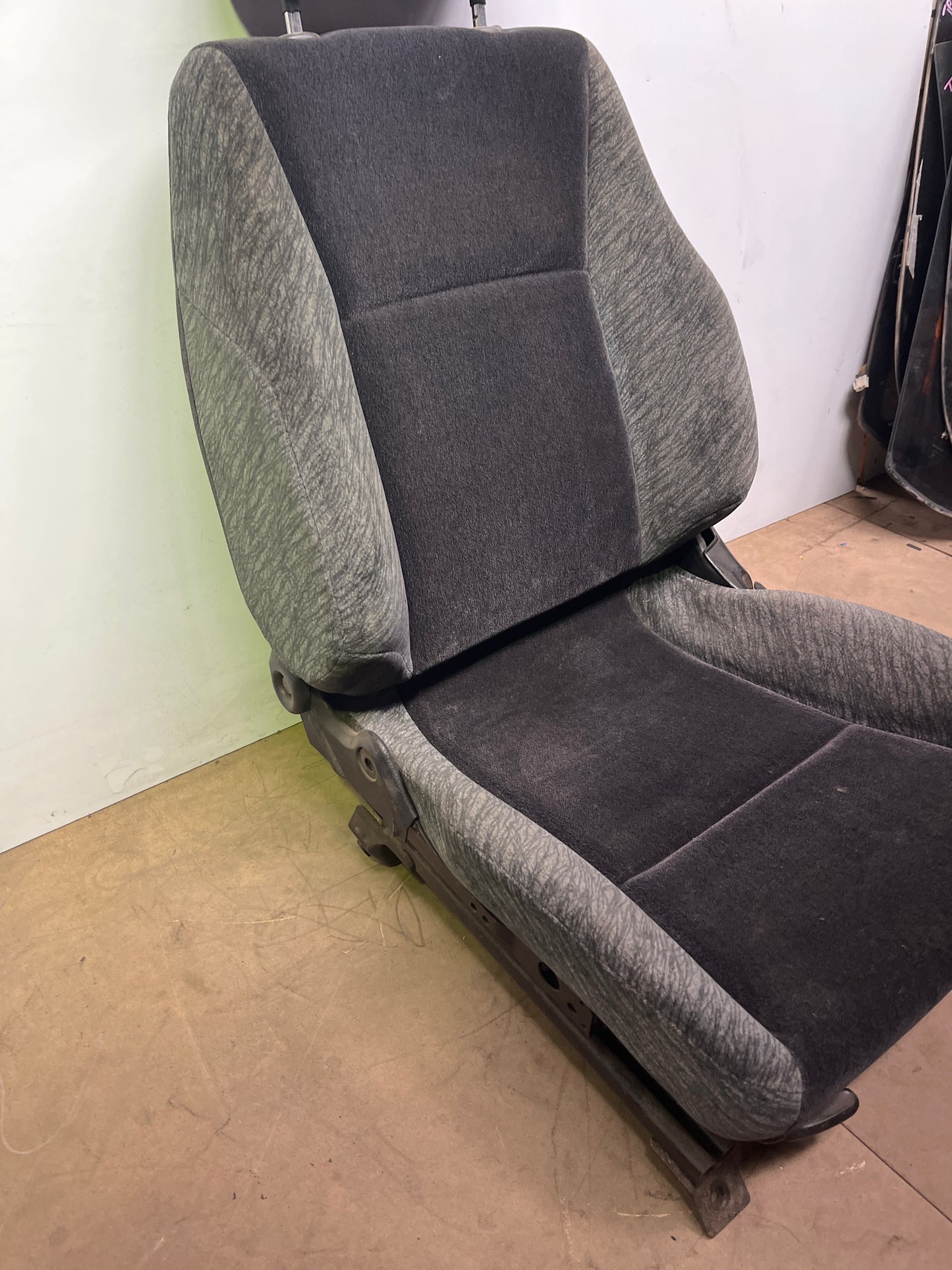 Standard Front Seat With Rail Passenger Side - R33 S1 Skyline