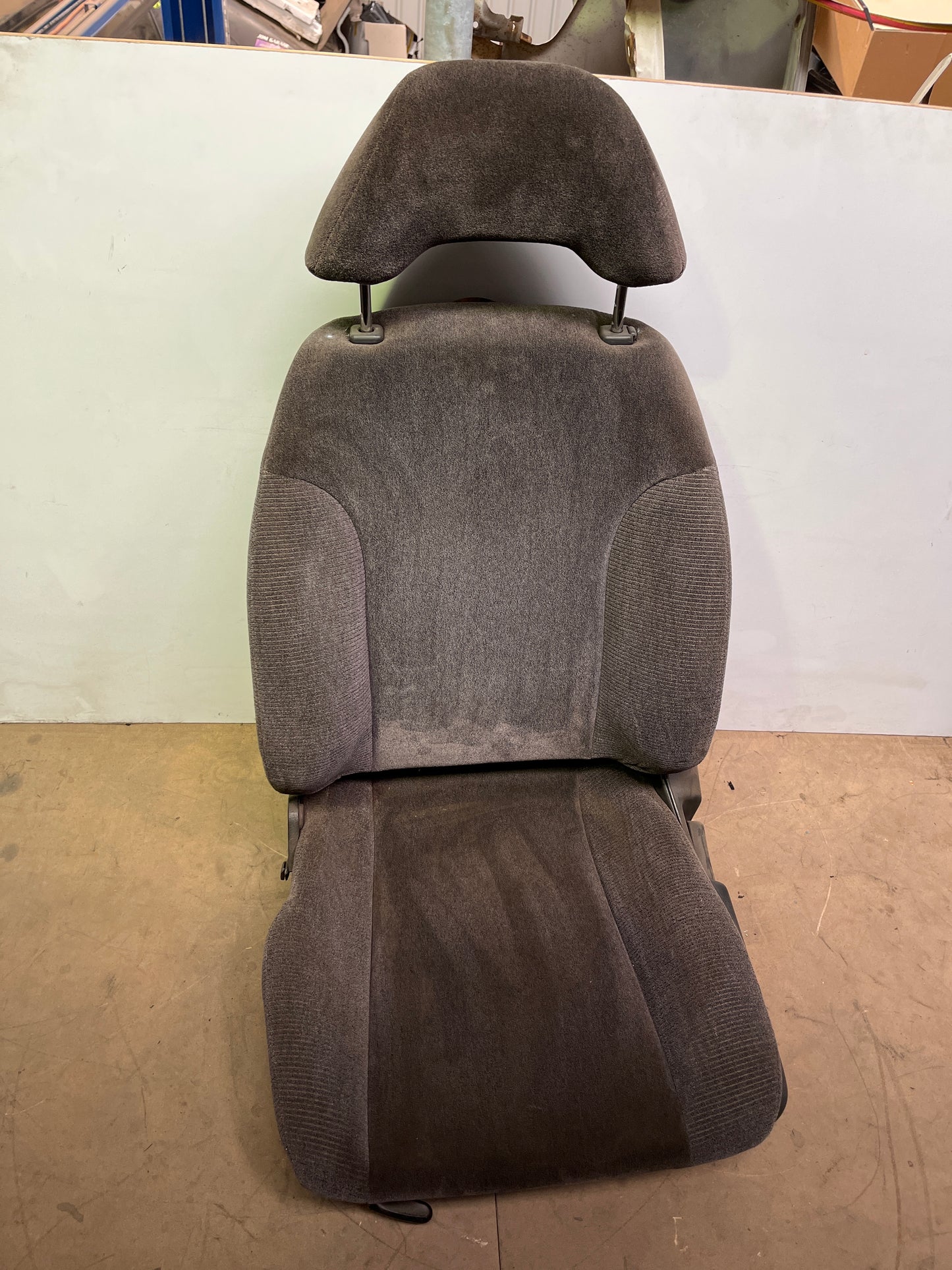 Standard Front Seat With Rail Passenger Side - R32 M spec Skyline