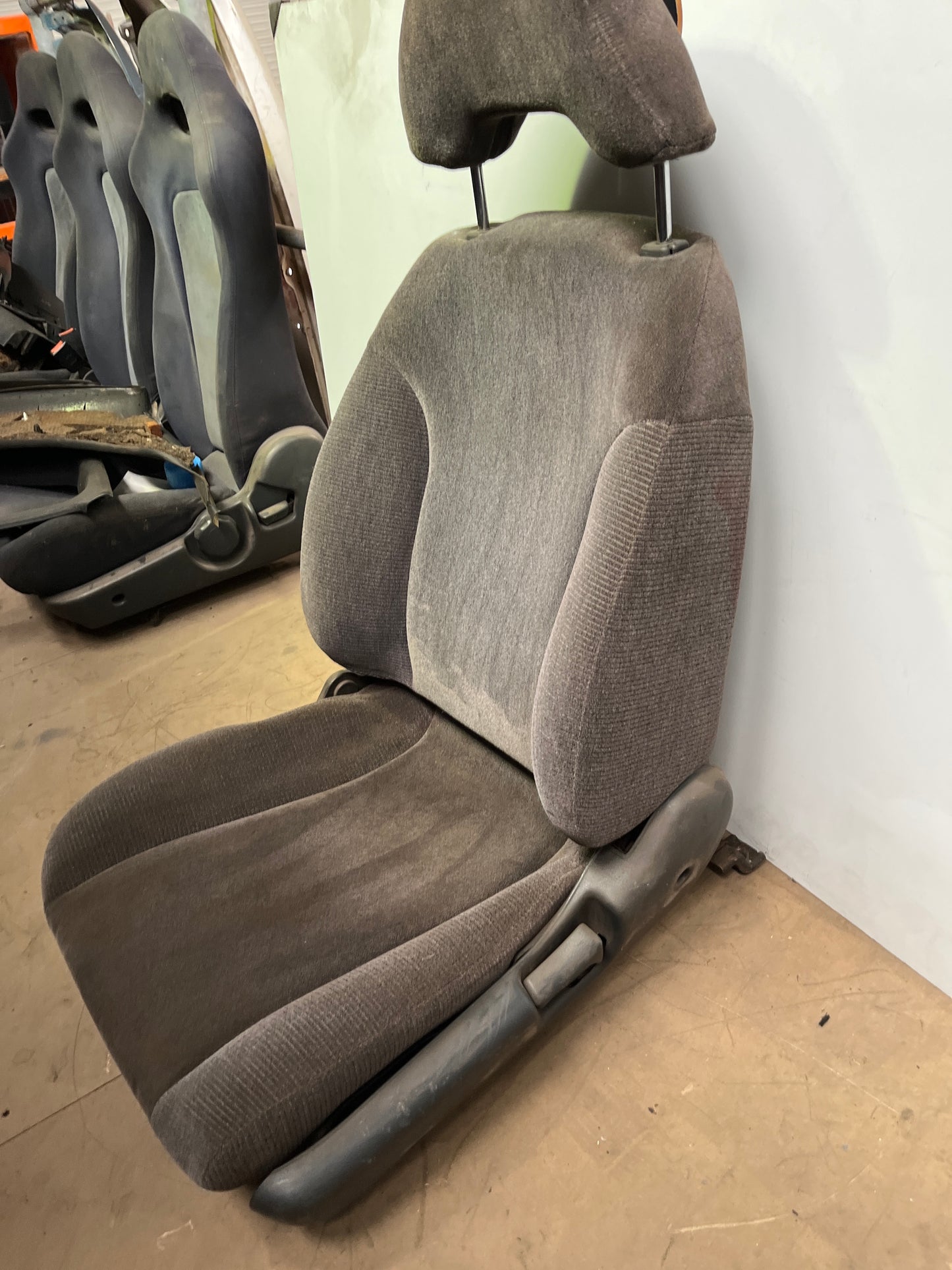 Standard Front Seat With Rail Passenger Side - R32 M spec Skyline