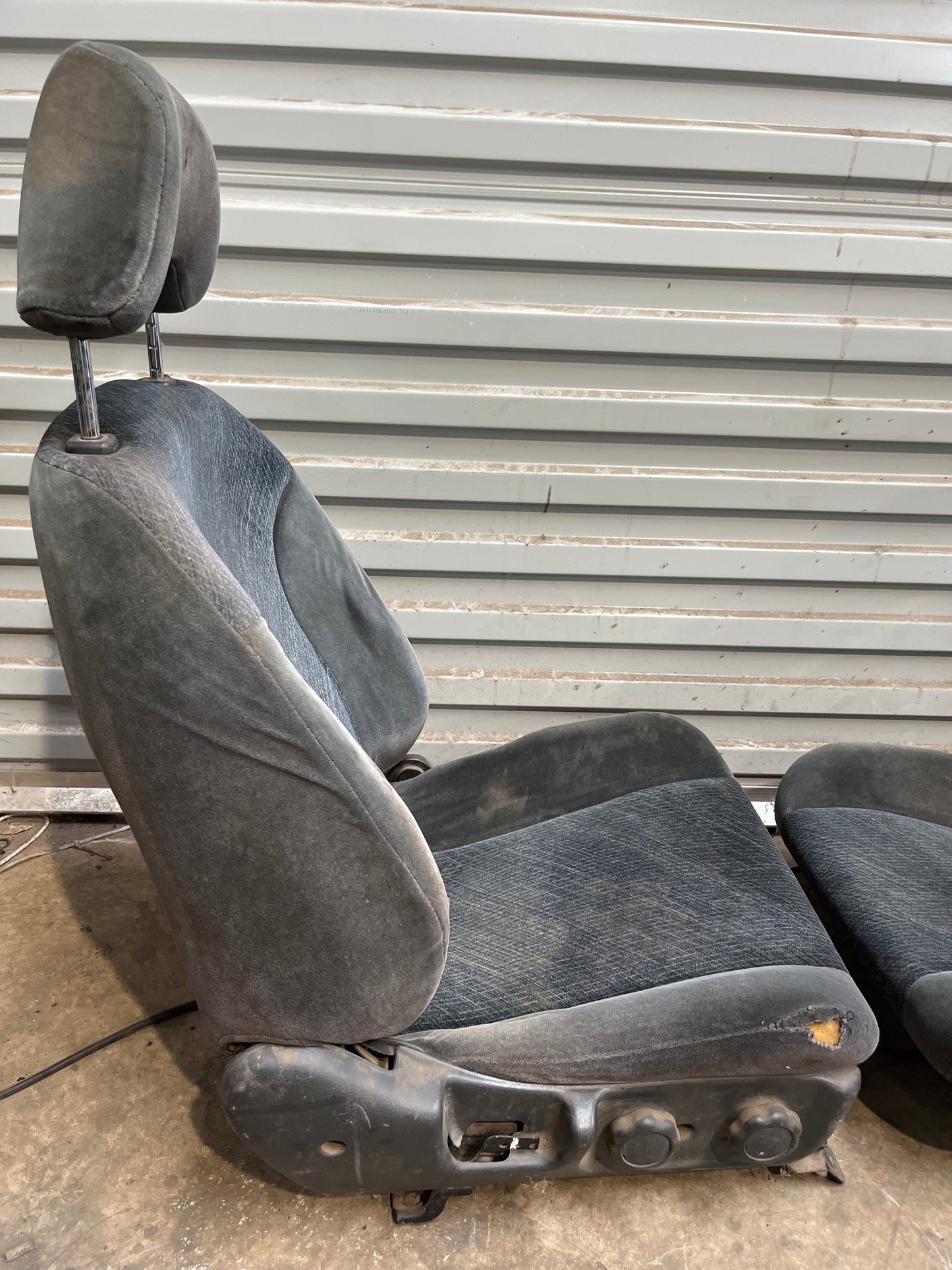 Standard Front Seats With Rails Pair - R32 Skyline