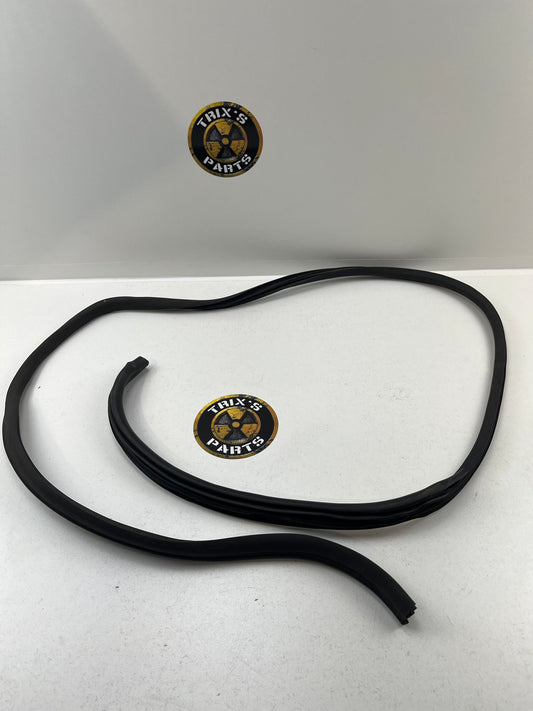 Used Driver Side Door Pinch Mould and Rubber For S15 Silvia