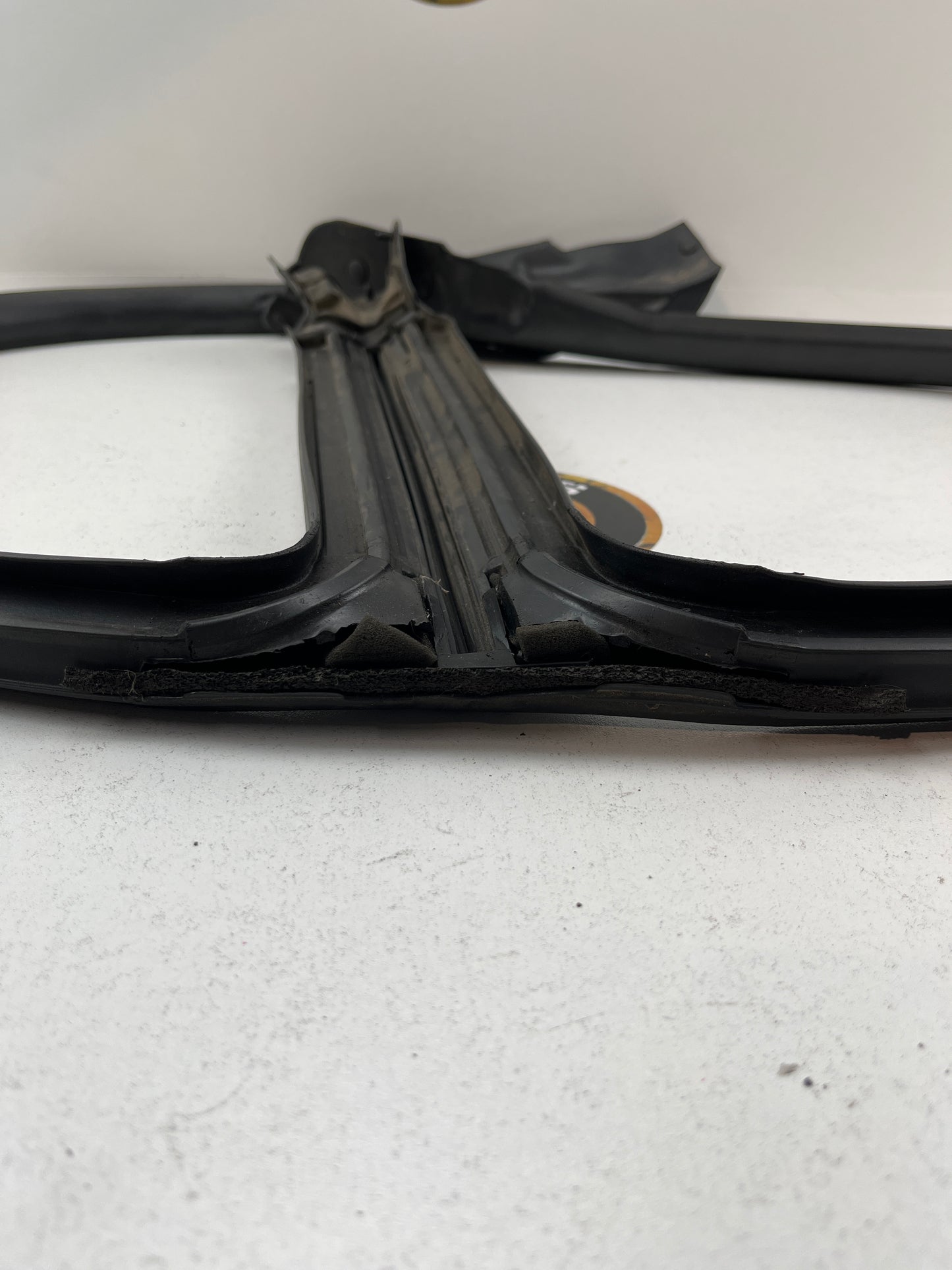Used Rubber B Pillar Passenger Side Door Seal For C34 Stagea