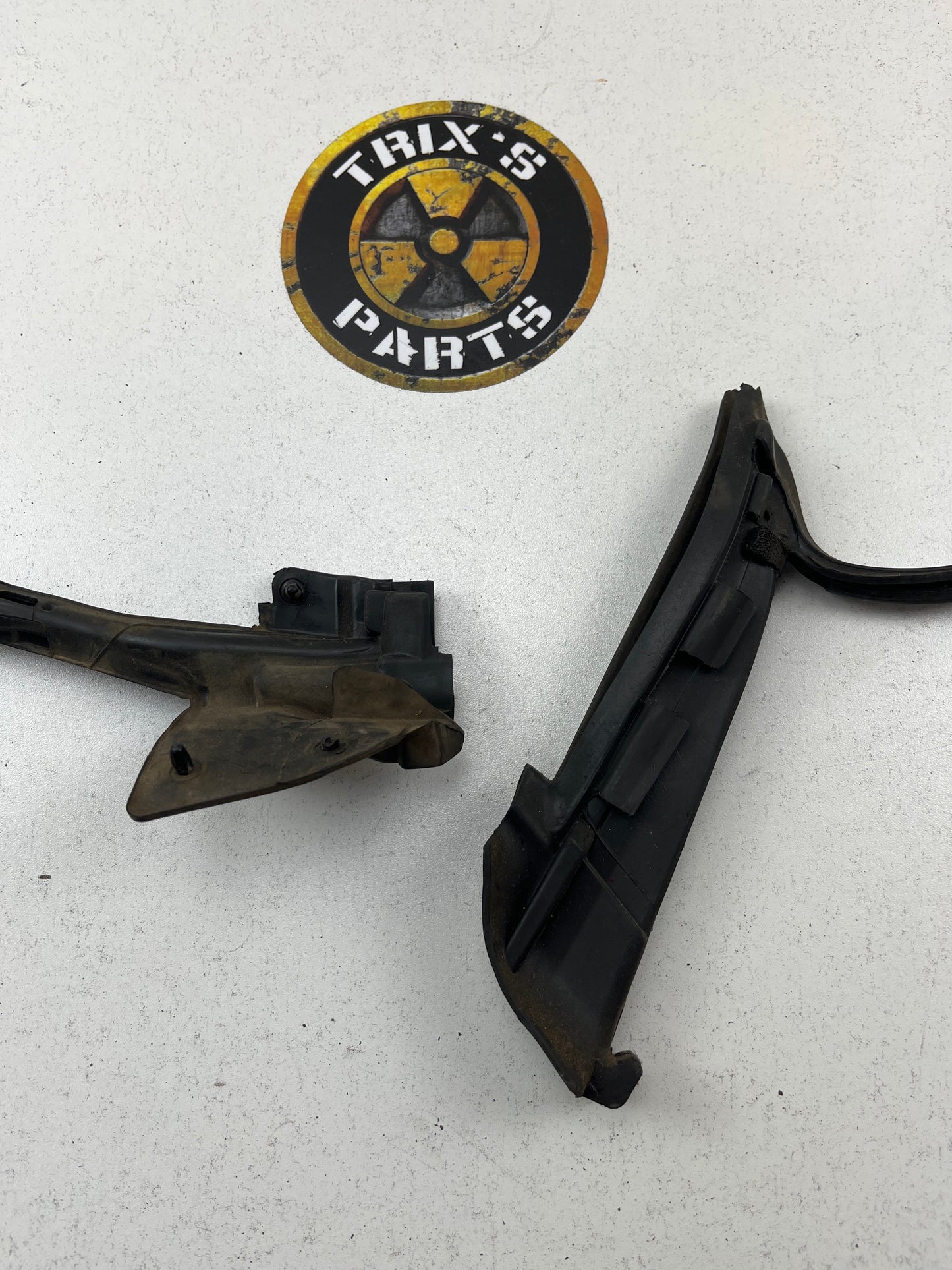 Used Front Passenger Side Door Shell Rubber (Split) and Clips For C34 Stagea