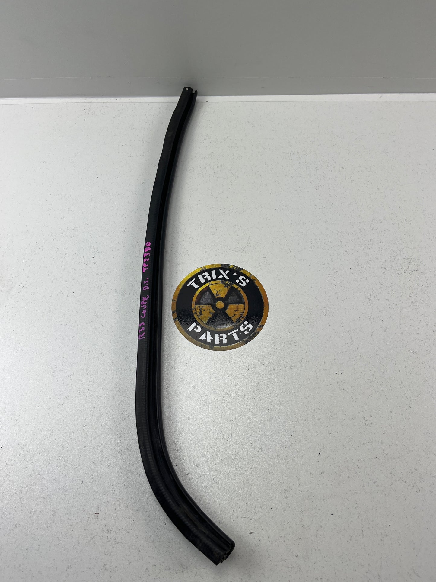 Used Rubber and Pinch Mould Driver Side Door Seal - White Dot For R33 Coupe