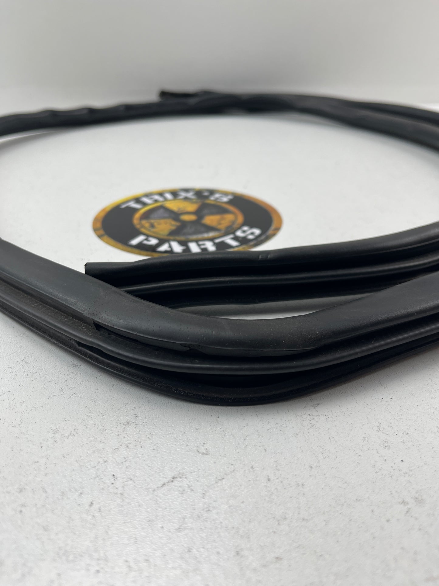 Used Rubber And Pinch Mould - Rear Passenger Side Door Seal For R33 S2 Skyline Sedan
