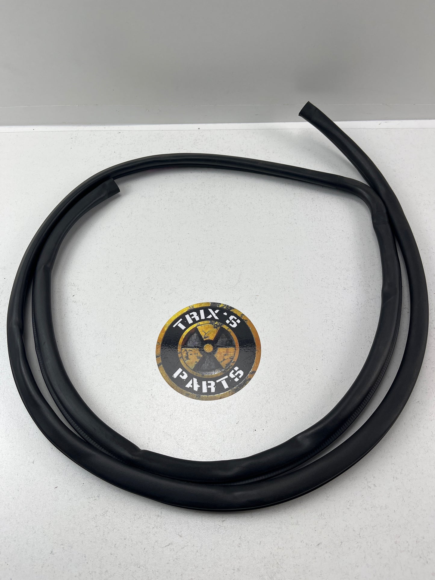 Used Rubber And Pinch Mould - Front Passenger Side Door Seal For R33 S2 Skyline Sedan