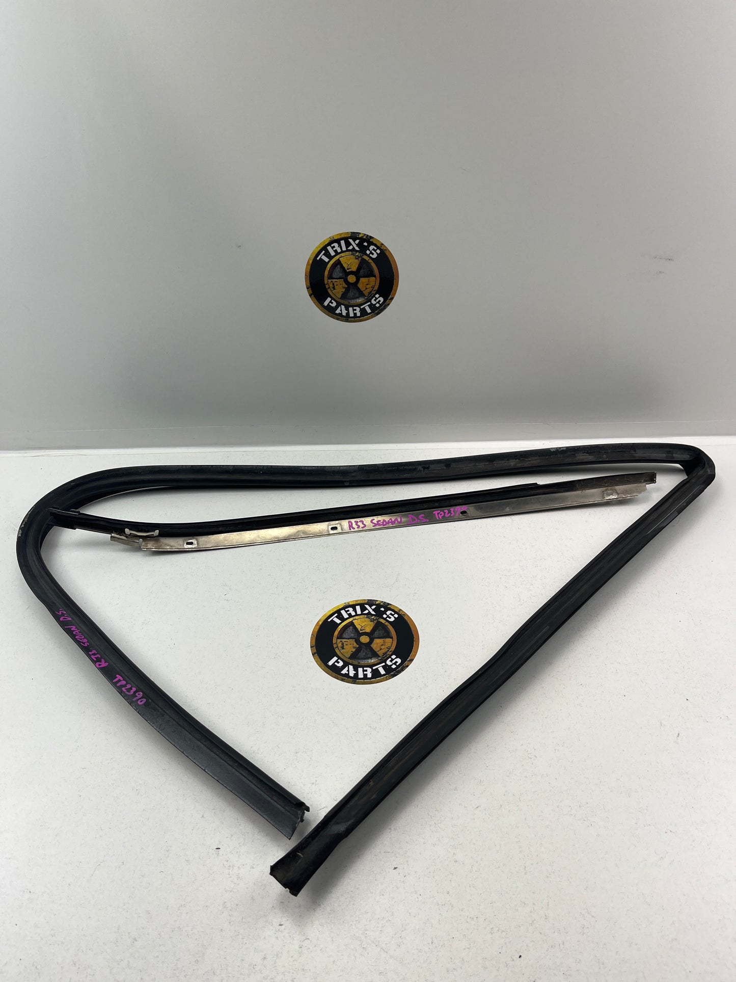 Used Rubber And Metal Weather Strip - Driver Side Door Seal For R33 Skyline Sedan
