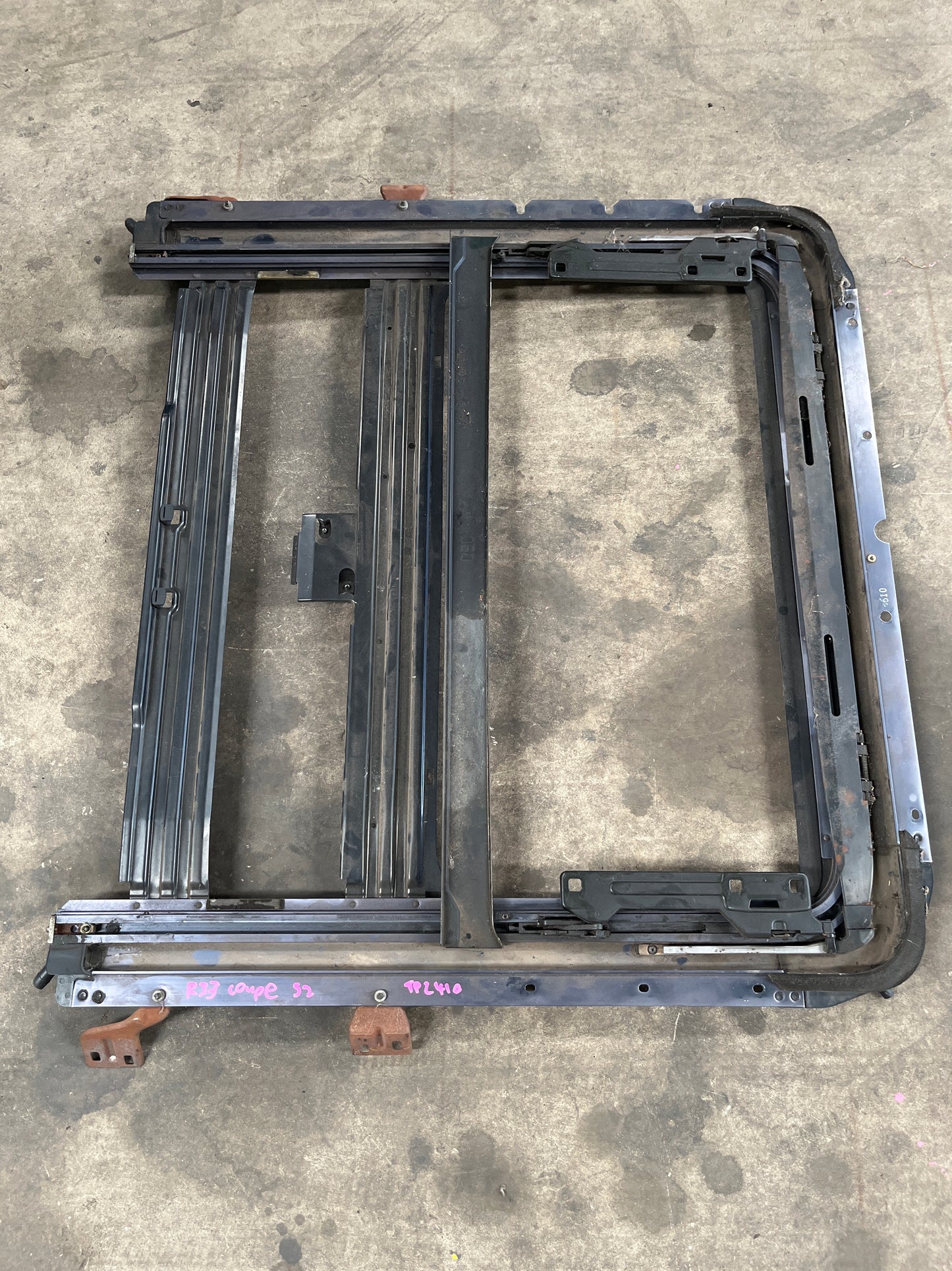 Factory Standard Sunroof Frame Mount to Suit Nissan R33 S2 Skyline Coupe
