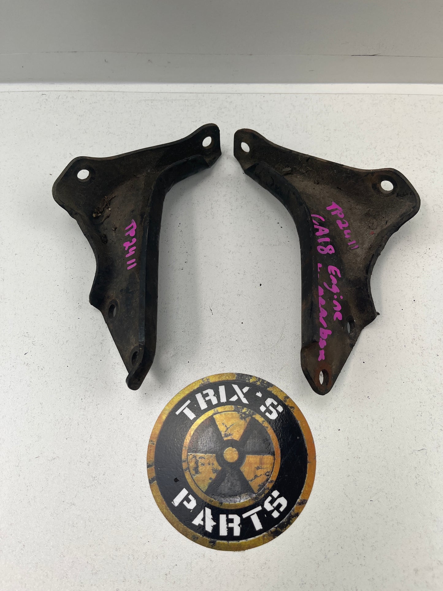 Factory Standard Engine To Gearbox Bracket Pair (Transmission Support) to Suit CA18