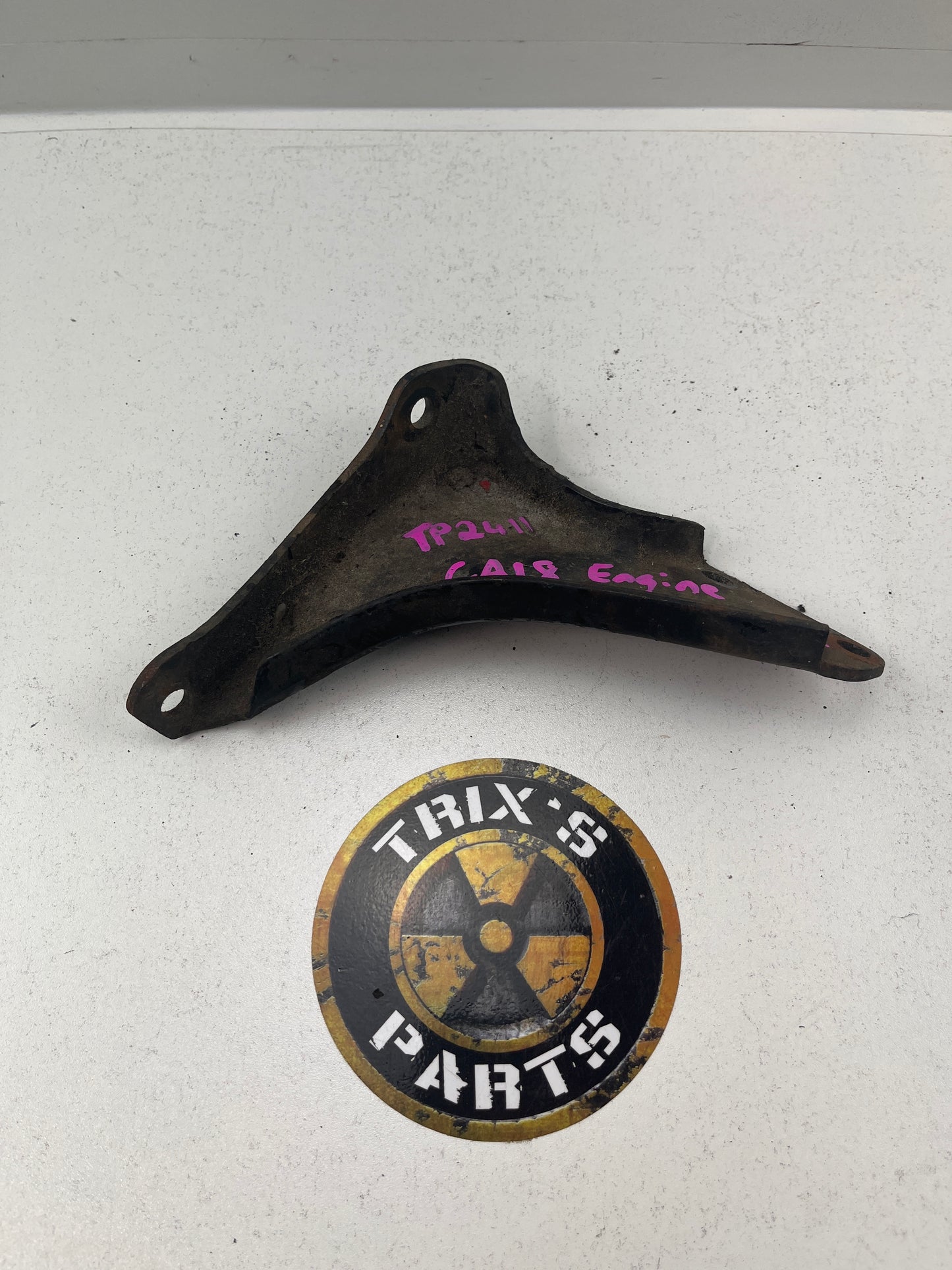 Factory Standard Engine To Gearbox Bracket Pair (Transmission Support) to Suit CA18