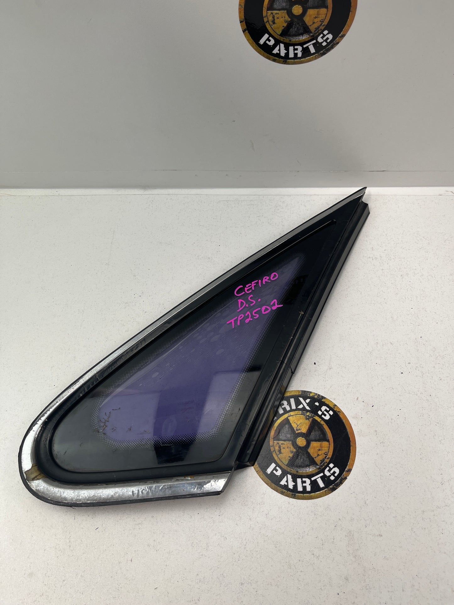 Rear Quarter Glass With Rubber Pair, A31 Cefiro